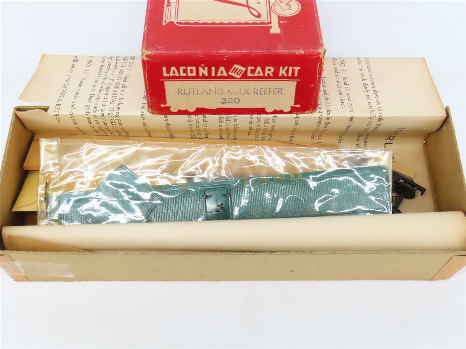HO Scale Laconia Craftsman Kit RUT Rutland 50' Wooden Milk Reefer #320