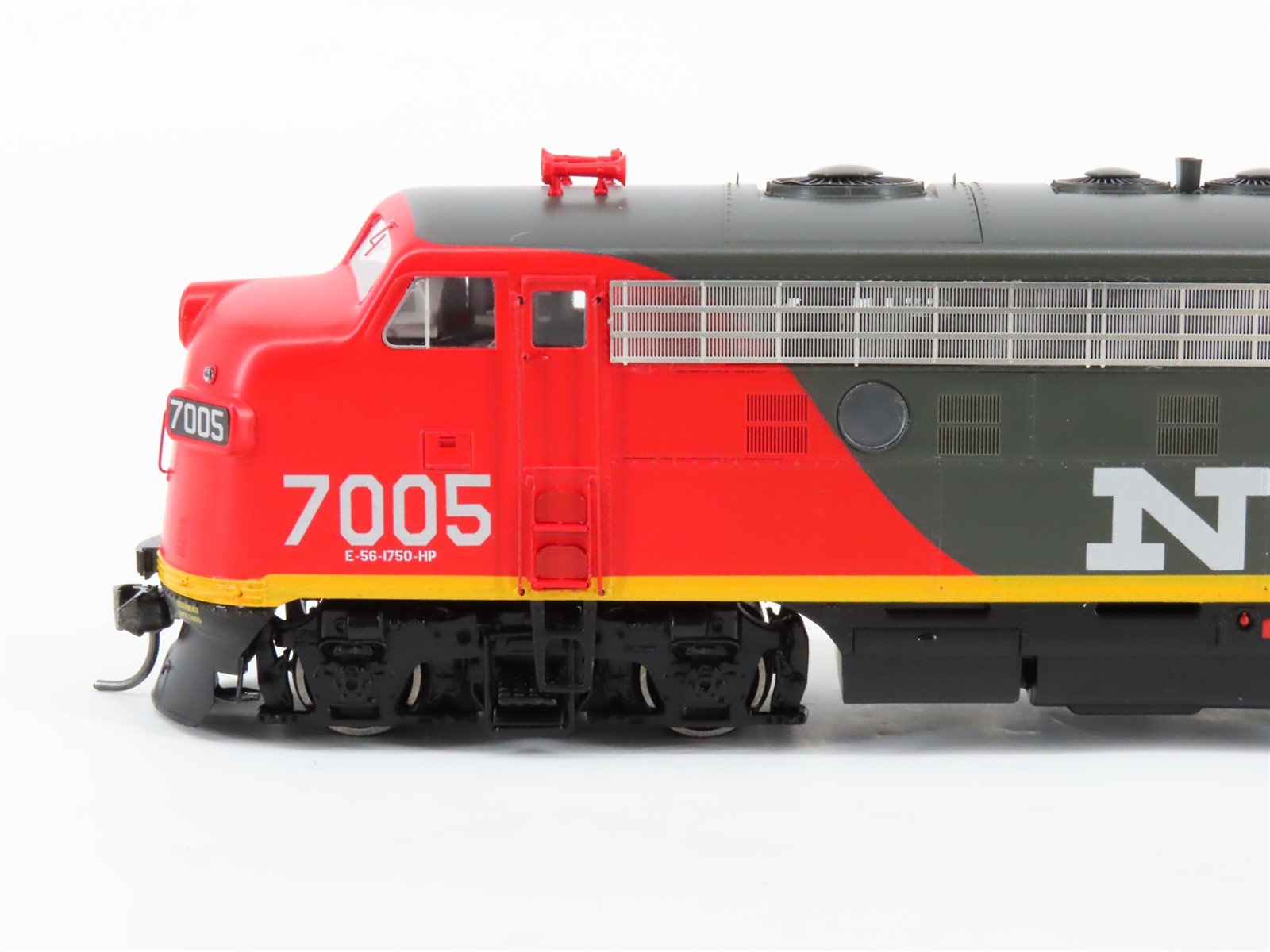 HO Scale Athearn Genesis G10702 NdeM Railway F9A Diesel Locomotive #7005 wDCC
