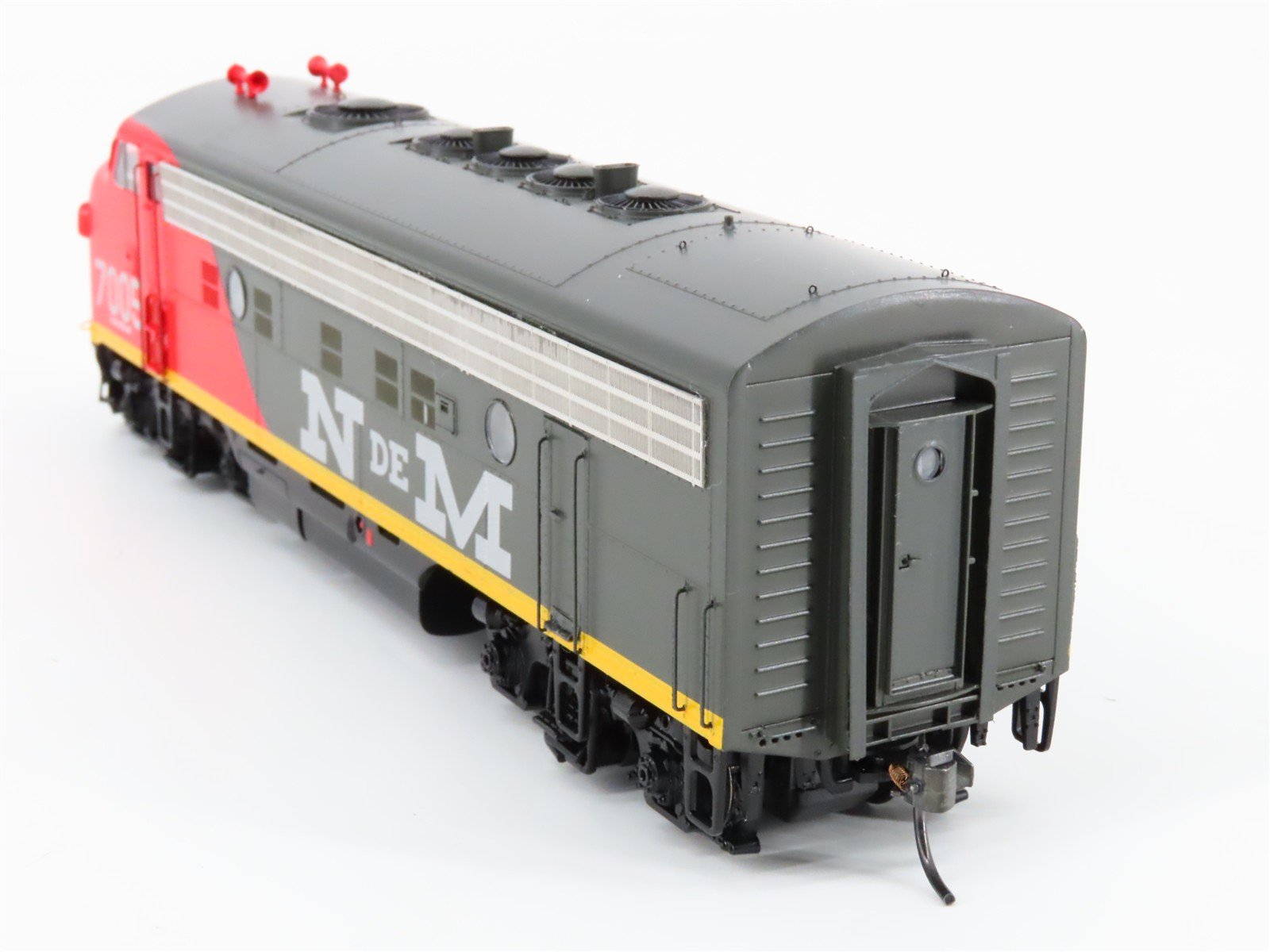 HO Scale Athearn Genesis G10702 NdeM Railway F9A Diesel Locomotive #7005 wDCC