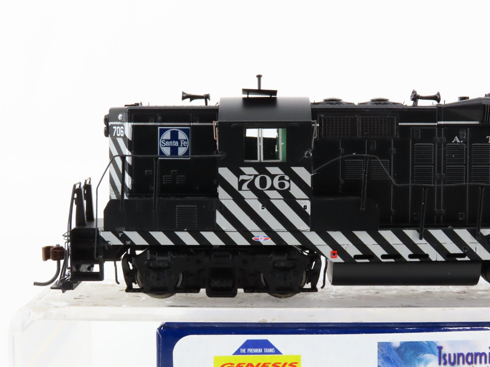 HO Scale Athearn Genesis G62756 ATSF Santa Fe GP9 Diesel Loco #706 wDCC & Sound