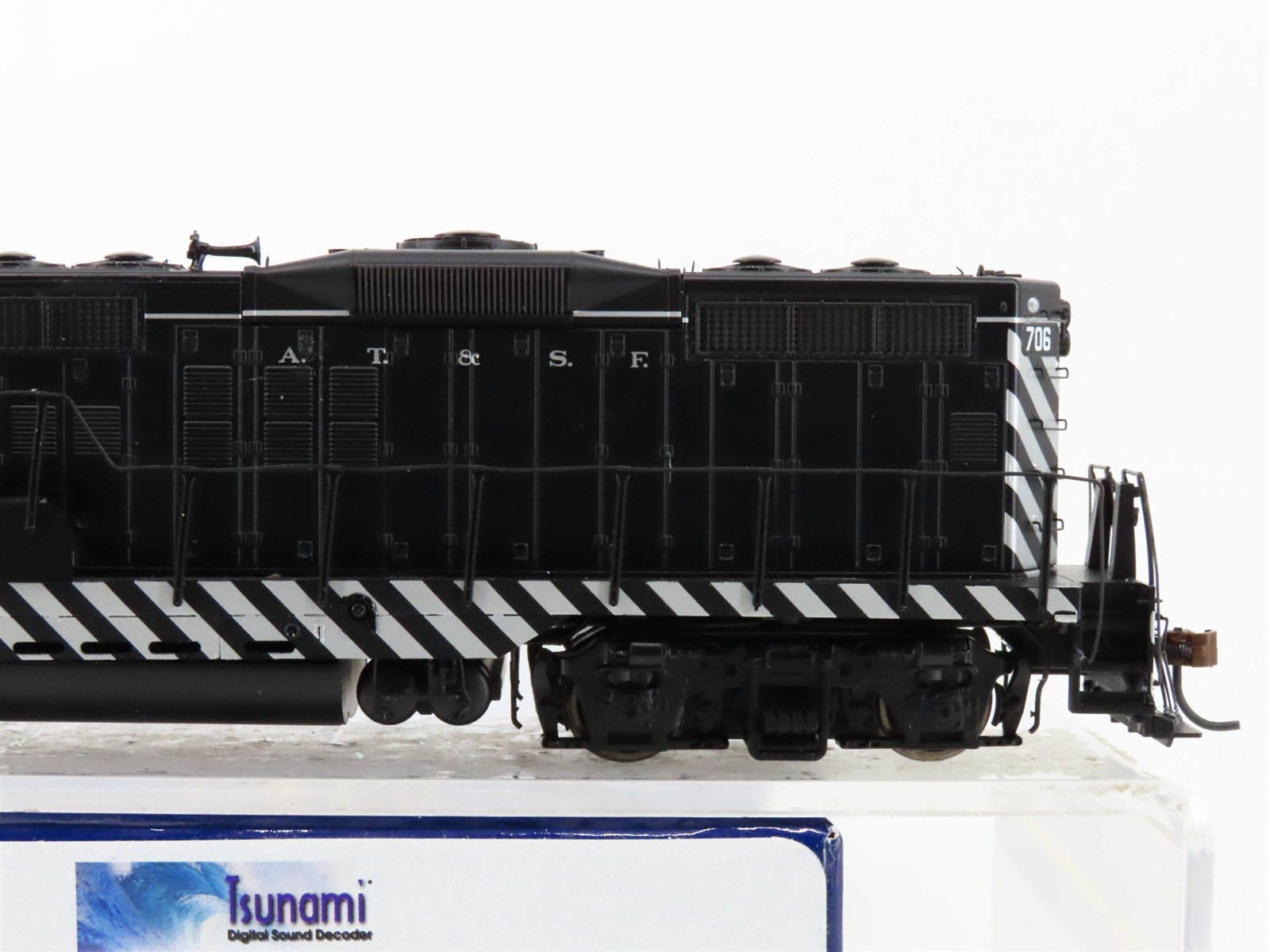 HO Scale Athearn Genesis G62756 ATSF Santa Fe GP9 Diesel Loco #706 wDCC & Sound