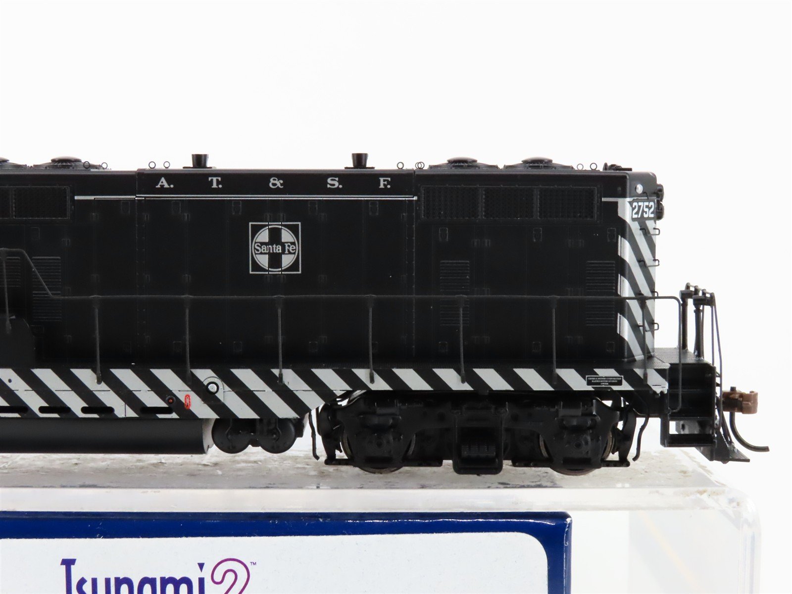 HO Scale Athearn Genesis ATHG64208 ATSF Santa Fe GP9 Diesel #2752 wDCC & Sound