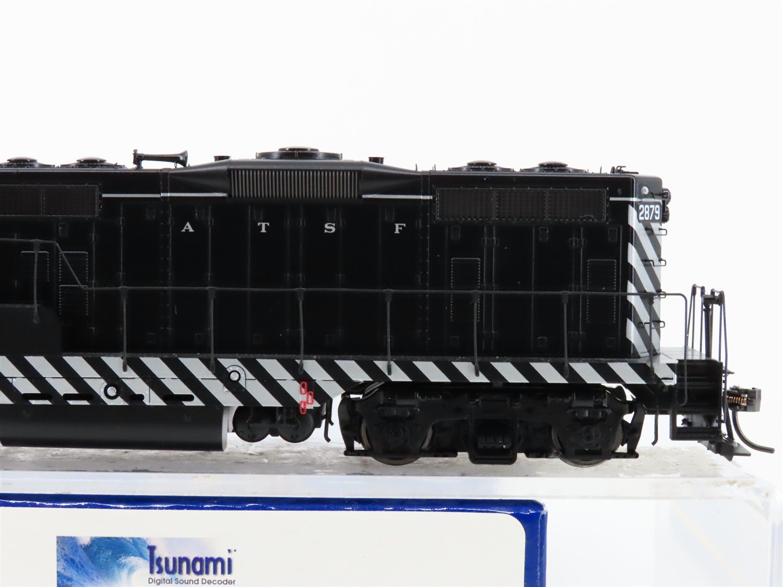 HO Scale Athearn Genesis G62633 ATSF Santa Fe GP7 Diesel Loco #2879 wDCC & Sound