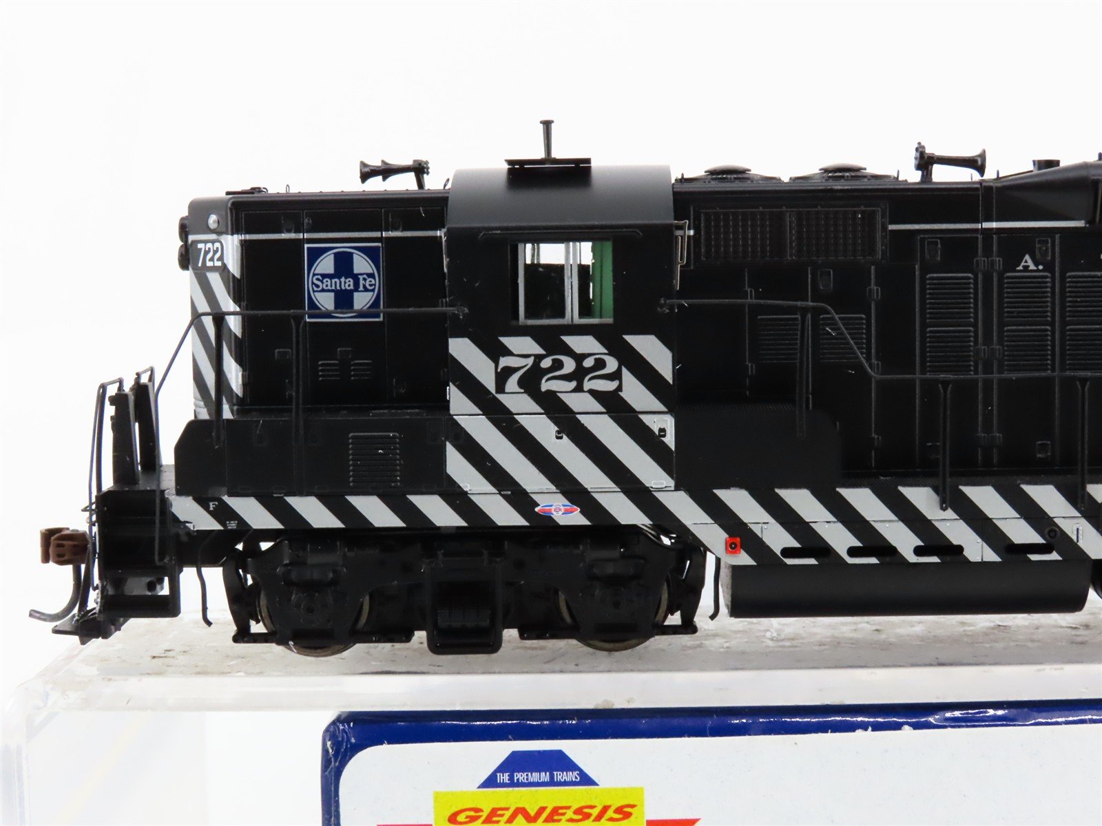 HO Scale Athearn Genesis G62558 ATSF Santa Fe GP9 II Diesel Locomotive #722
