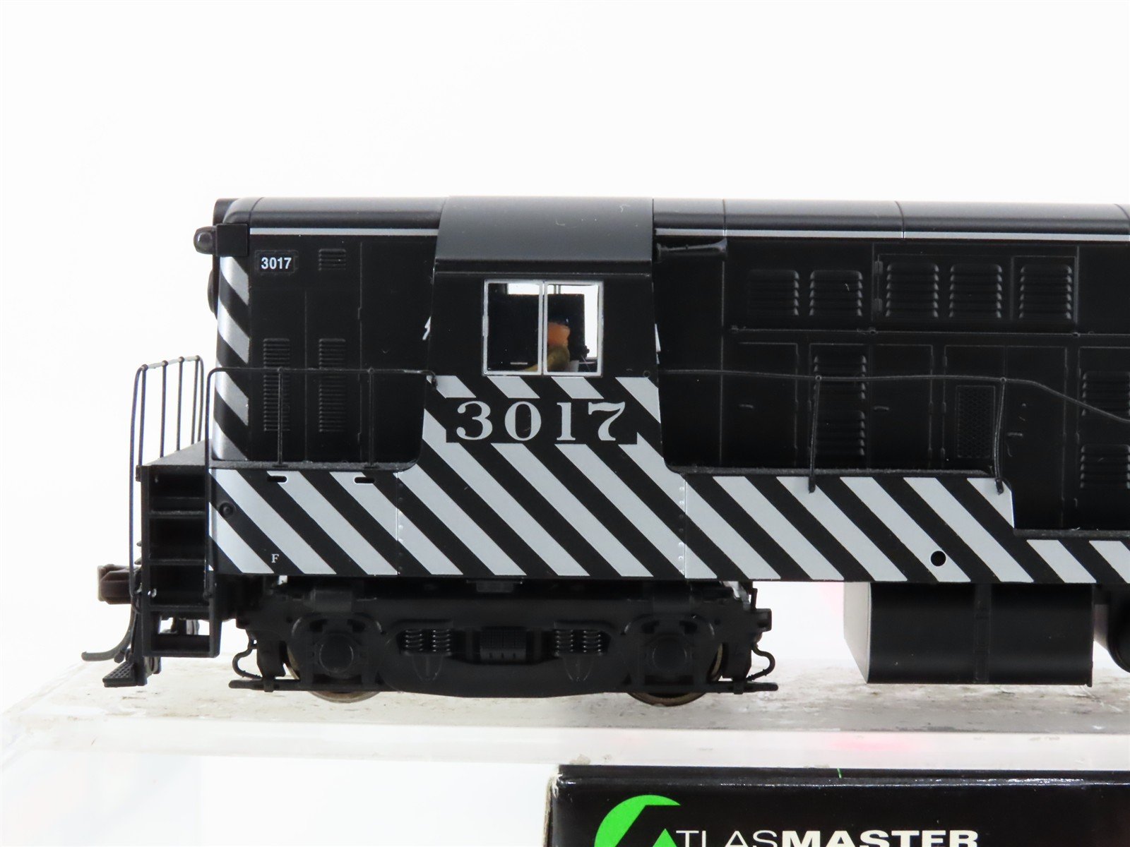 HO Scale Atlas Master 9591 ATSF Santa Fe H16-44 Diesel Locomotive #3017 wDCC