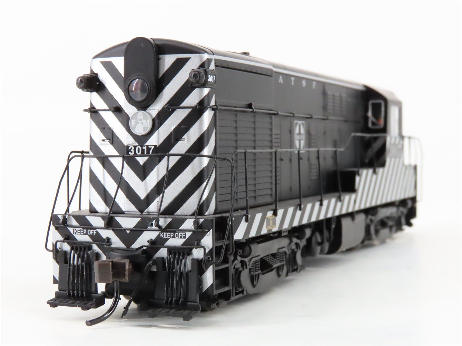 HO Scale Atlas Master 9591 ATSF Santa Fe H16-44 Diesel Locomotive #3017 wDCC
