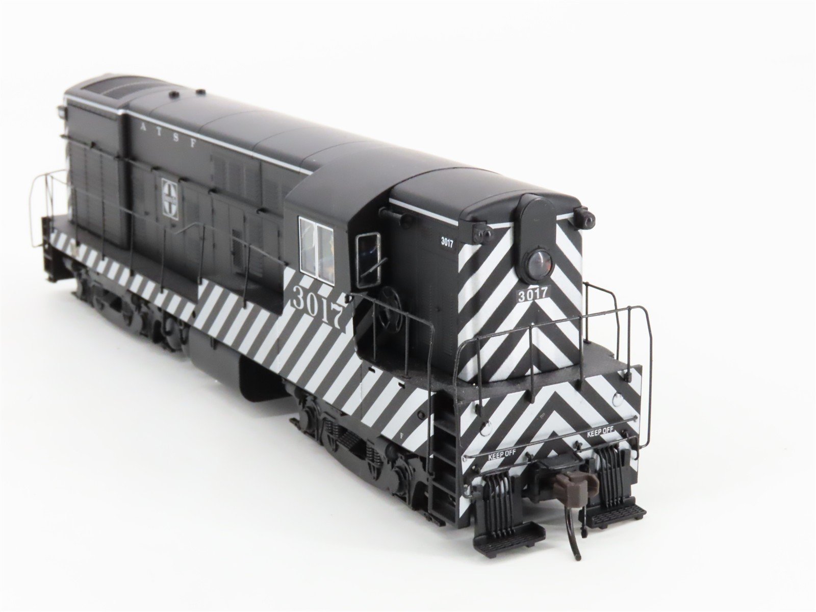 HO Scale Atlas Master 9591 ATSF Santa Fe H16-44 Diesel Locomotive #3017 wDCC