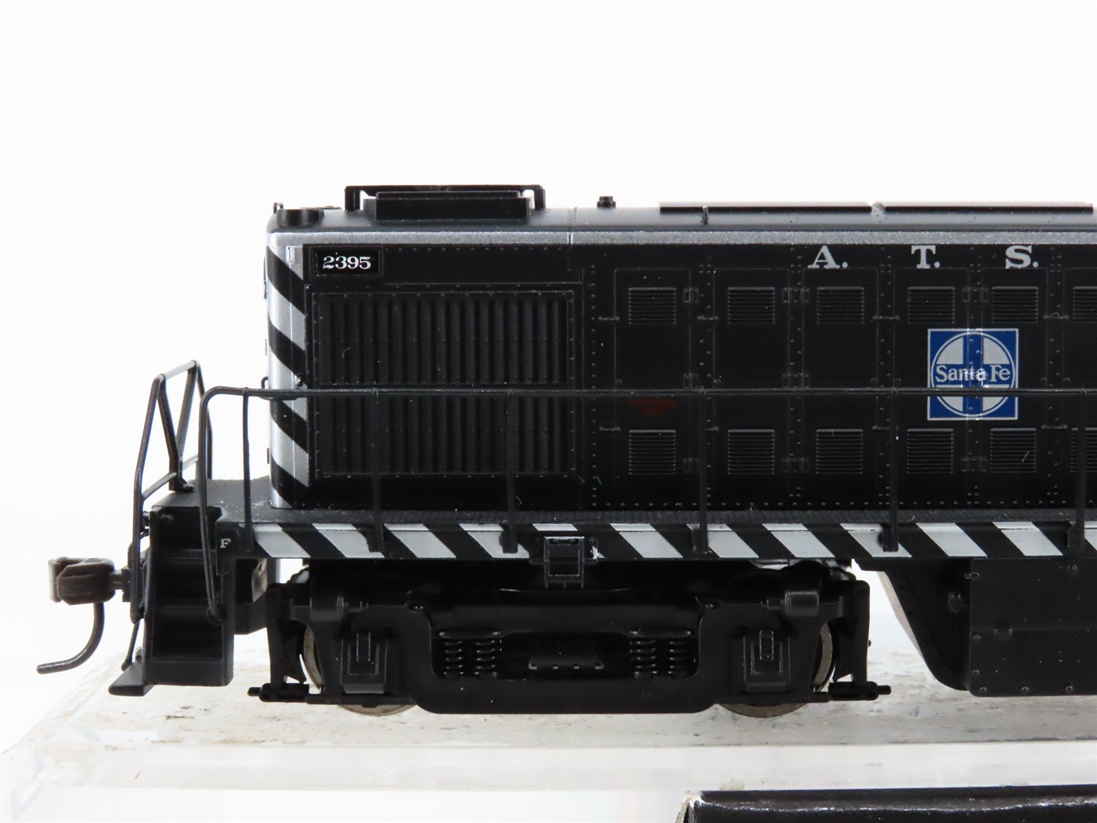 HO Scale Atlas Classic 7158 ATSF Santa Fe RS-1 Diesel Locomotive #2395 wDCC