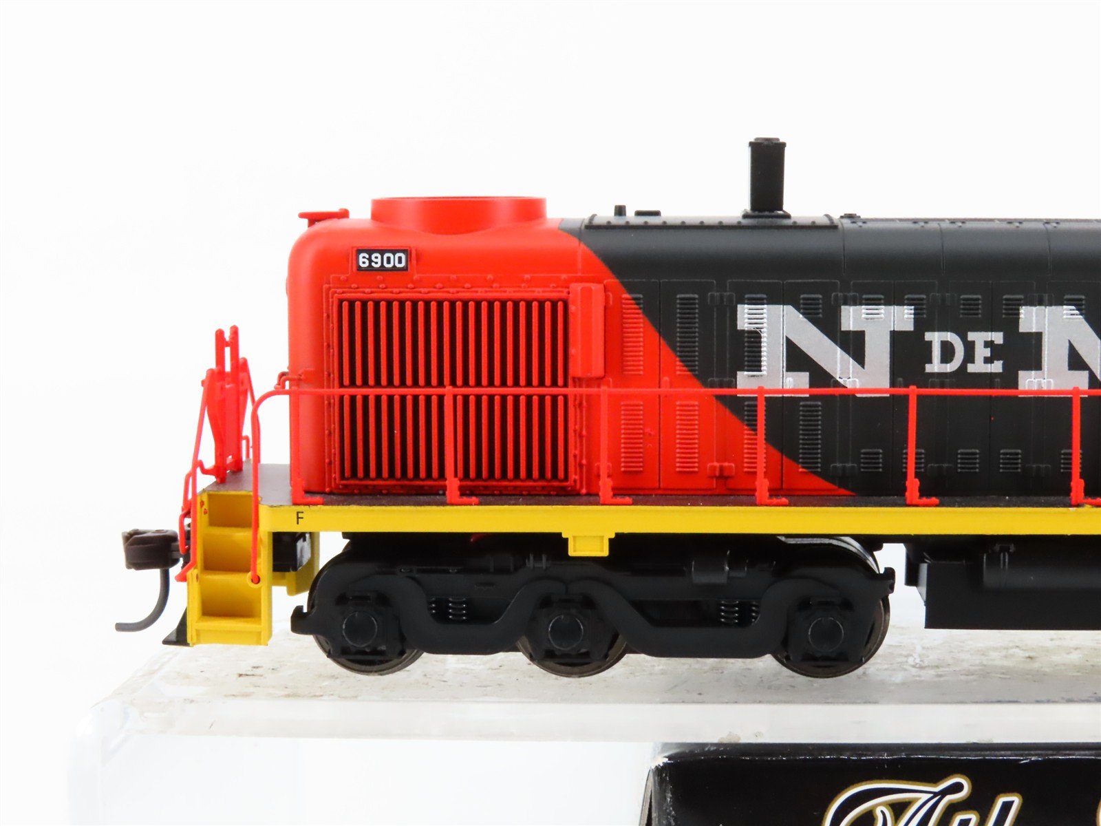 HO Scale Atlas Classic Gold 10001324 NdeM Railway RSD5 Diesel Loco #6900 wDCC