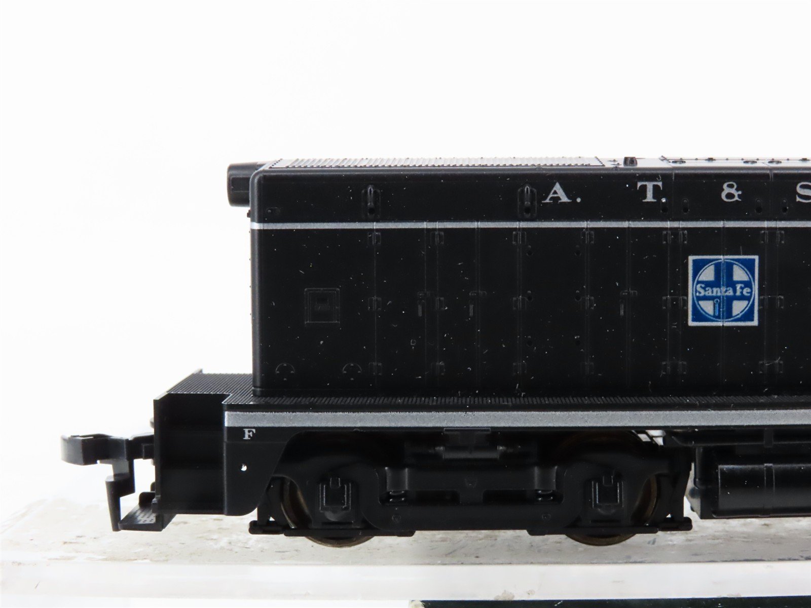 HO Scale Kato 37-101 ATSF Santa Fe NW2 Diesel Locomotive #2353