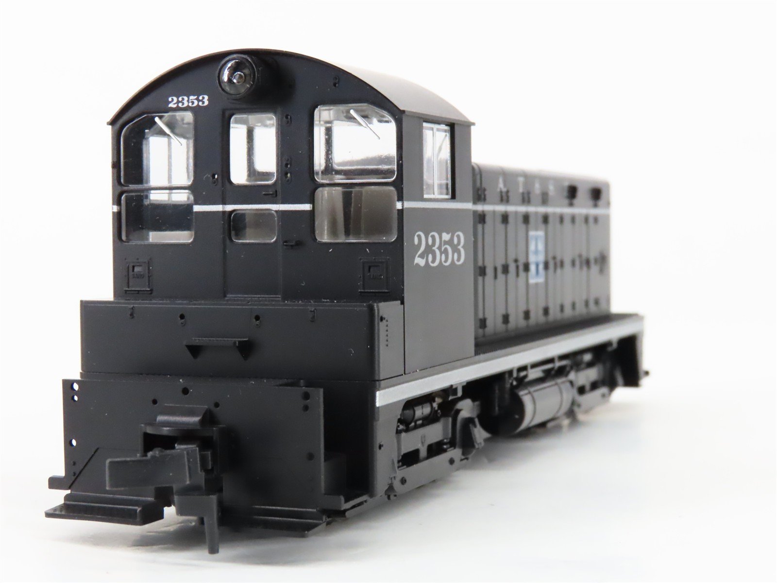 HO Scale Kato 37-101 ATSF Santa Fe NW2 Diesel Locomotive #2353