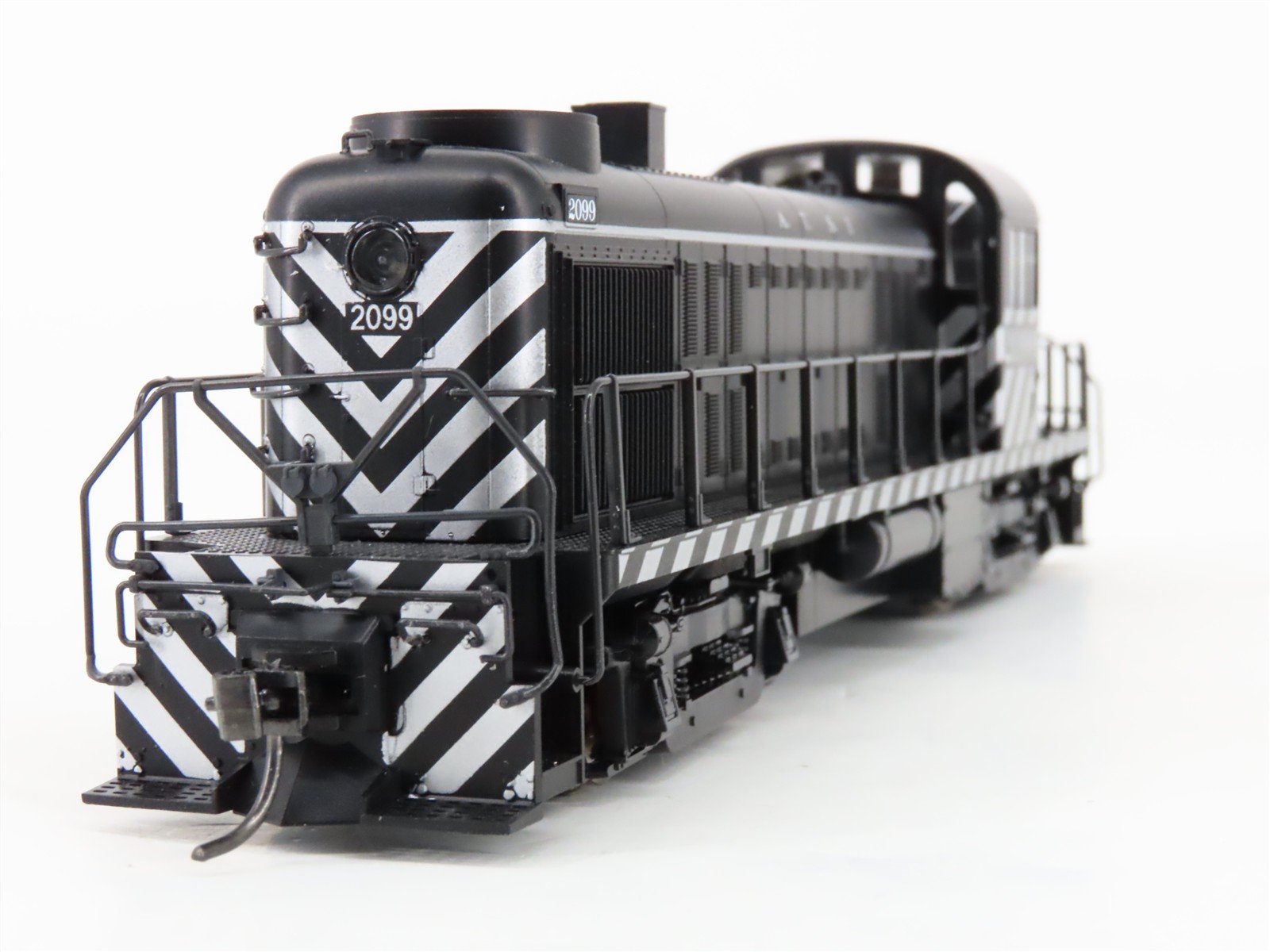 HO Scale Kato 37-2501 ATSF Santa Fe RS-2 Diesel Locomotive #2099 wDCC