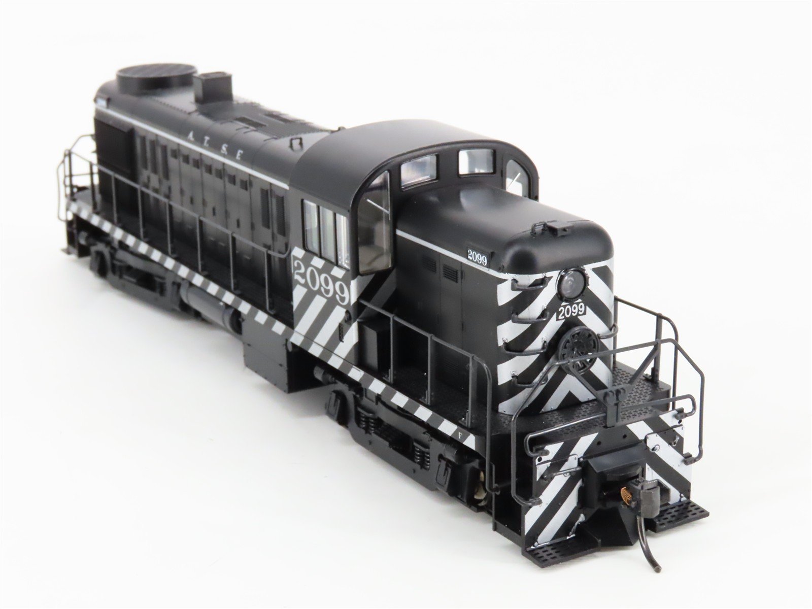 HO Scale Kato 37-2501 ATSF Santa Fe RS-2 Diesel Locomotive #2099 wDCC