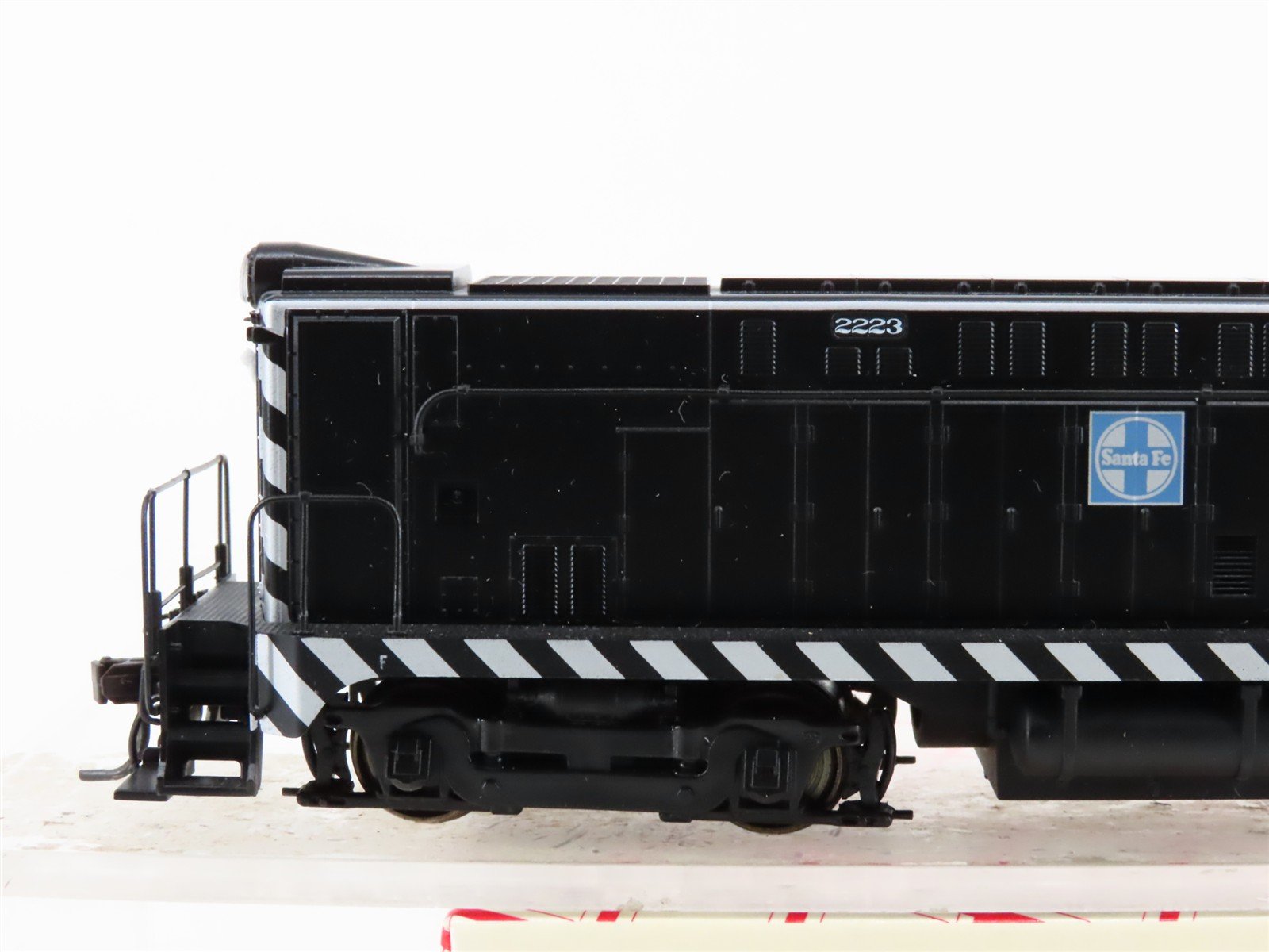 HO Scale Stewart 4737 ATSF Santa Fe VO-1000 Diesel Locomotive #2223 wDCC