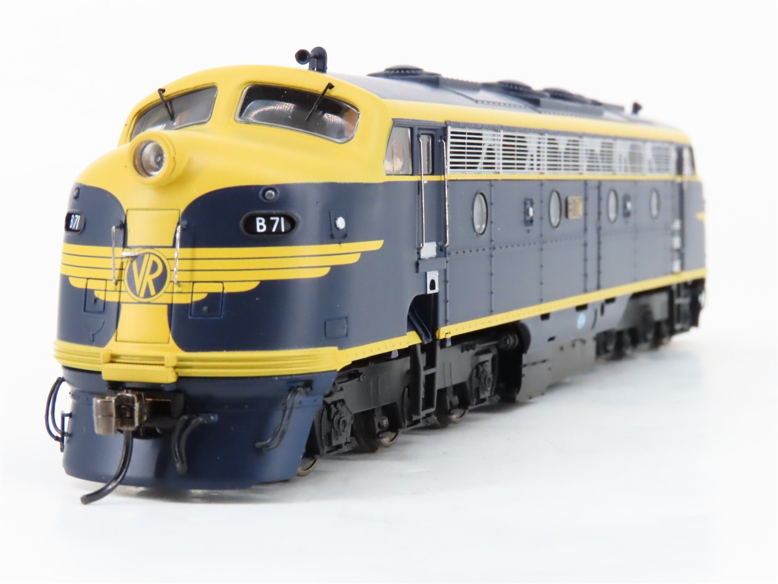 HO Scale Auscision AM11642s VR Victorian Railway B Class Diesel #71 wDCC & Sound