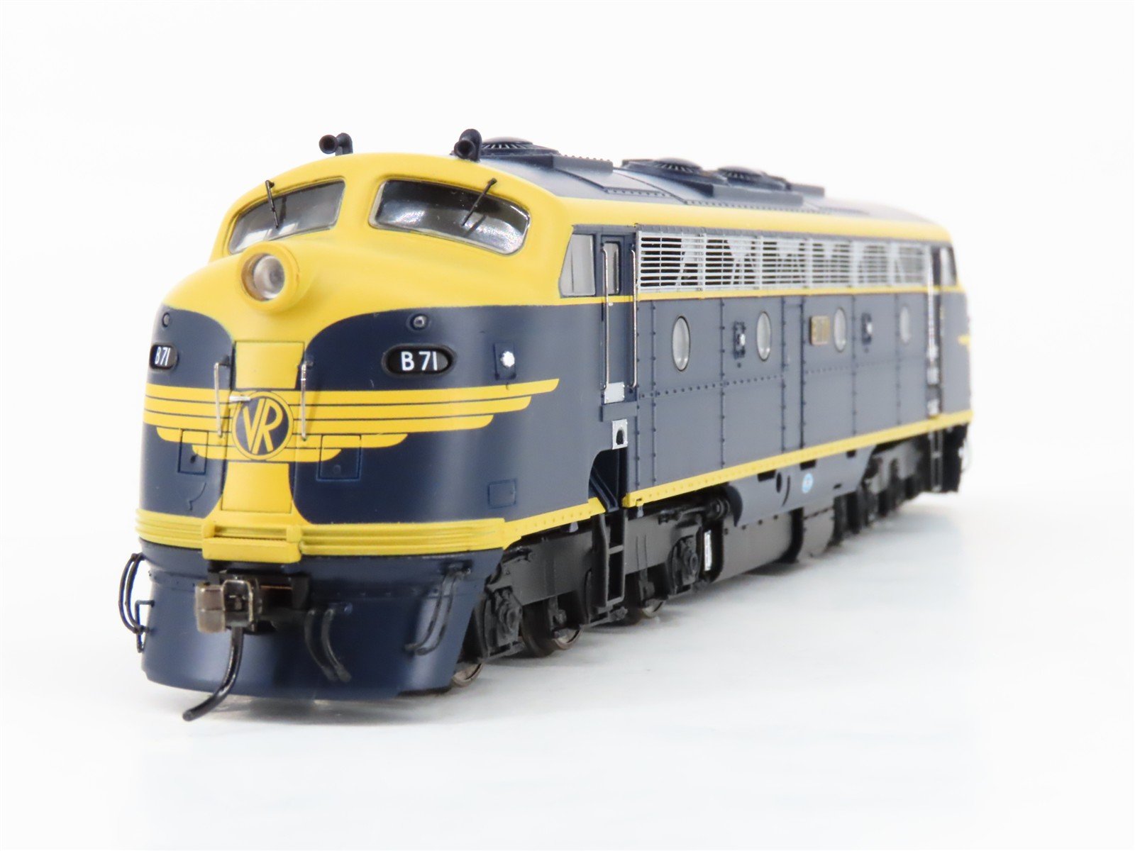 HO Scale Auscision AM11642s VR Victorian Railway B Class Diesel #71 wDCC & Sound