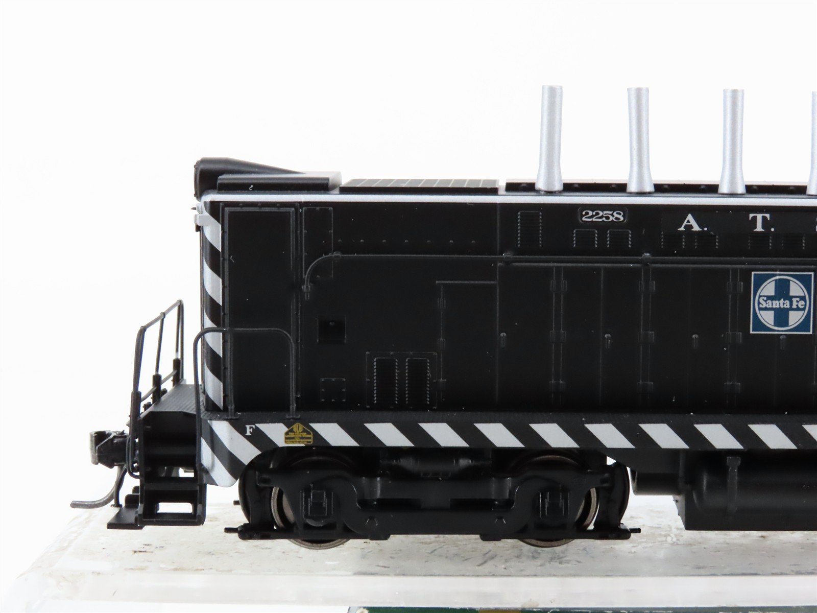HO Scale Bowser 24211 ATSF Santa Fe VO-1000 Diesel Loco #2258 wDCC & Sound