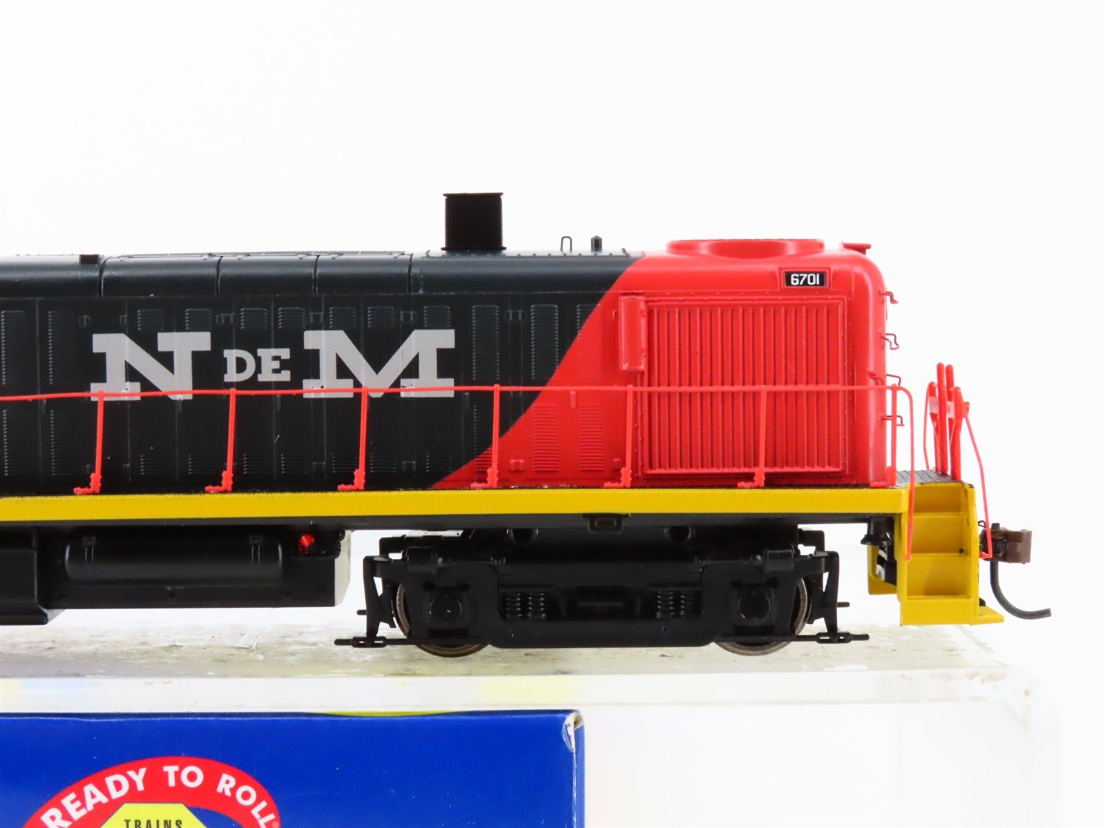 HO Scale Athearn 96762 NdeM Nacionales de Mexico RS-3 Diesel Loco #6701