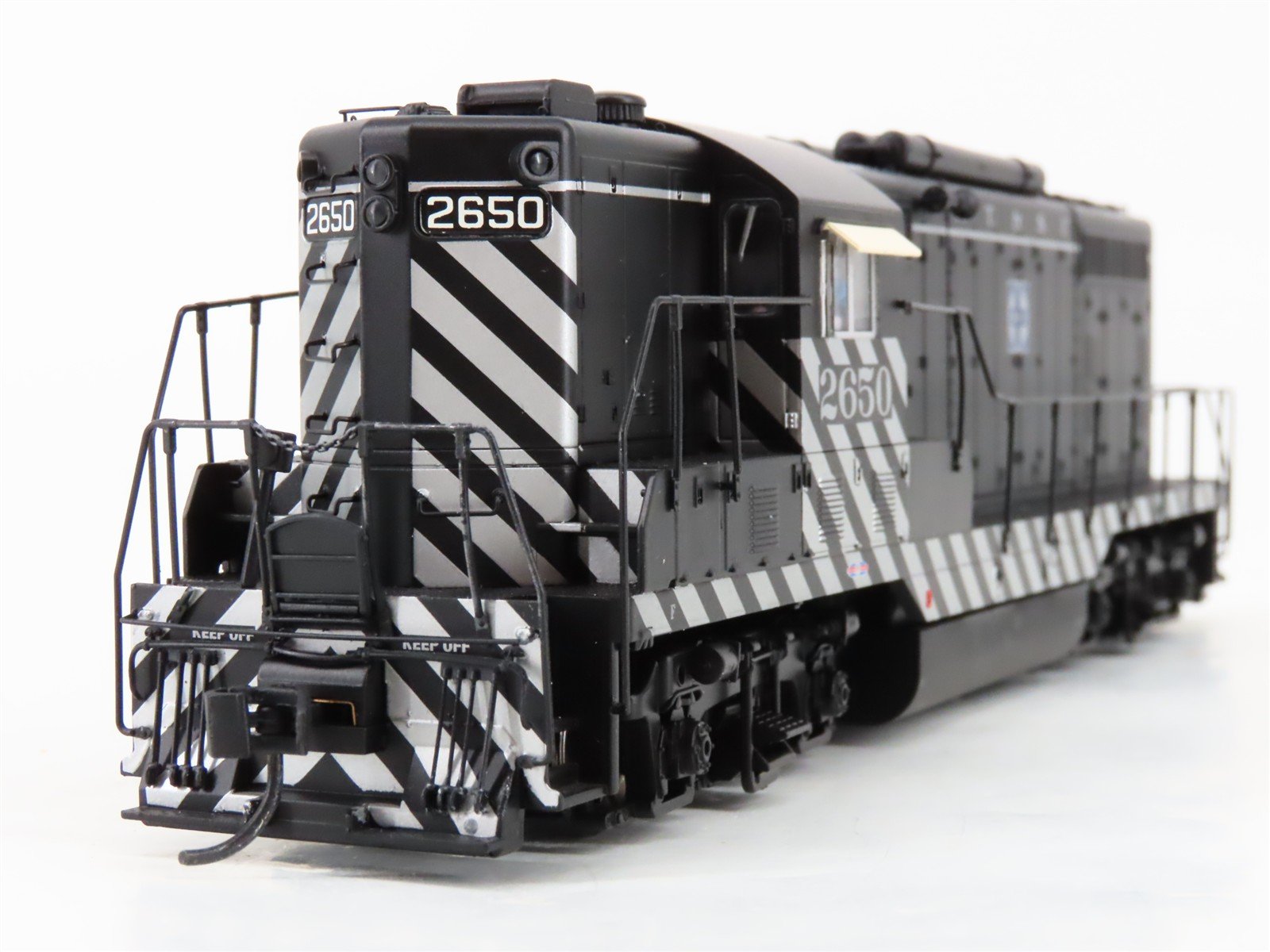 HO Scale Walthers Proto 920-42100 ATSF Santa Fe GP7 Diesel #2650 wDCC & Sound