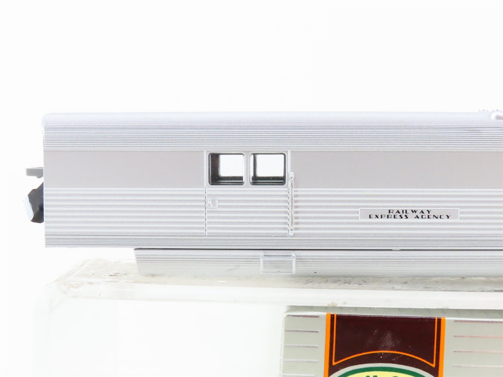 HO Scale Con-Cor 0001-008723 Pioneer Zephyr 4th Add-On Passenger Car