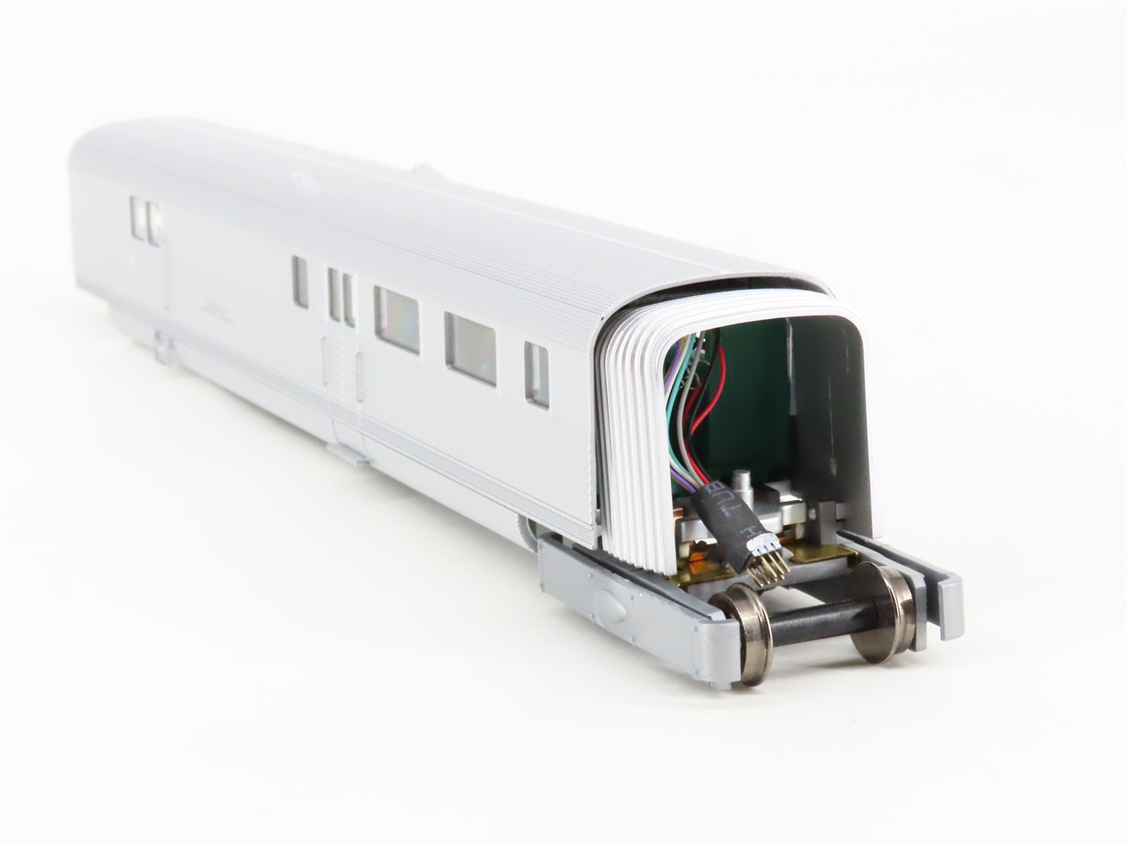 HO Scale Con-Cor 0001-008723 Pioneer Zephyr 4th Add-On Passenger Car