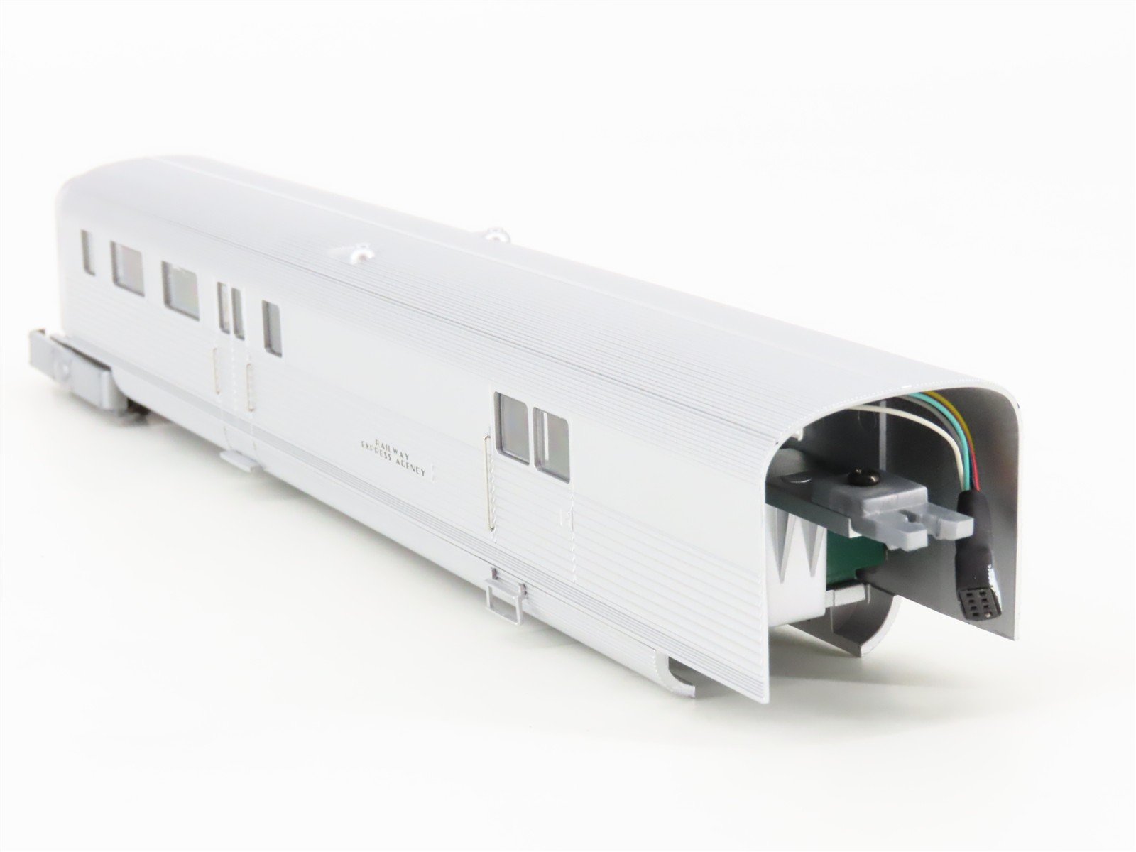 HO Scale Con-Cor 0001-008723 Pioneer Zephyr 4th Add-On Passenger Car