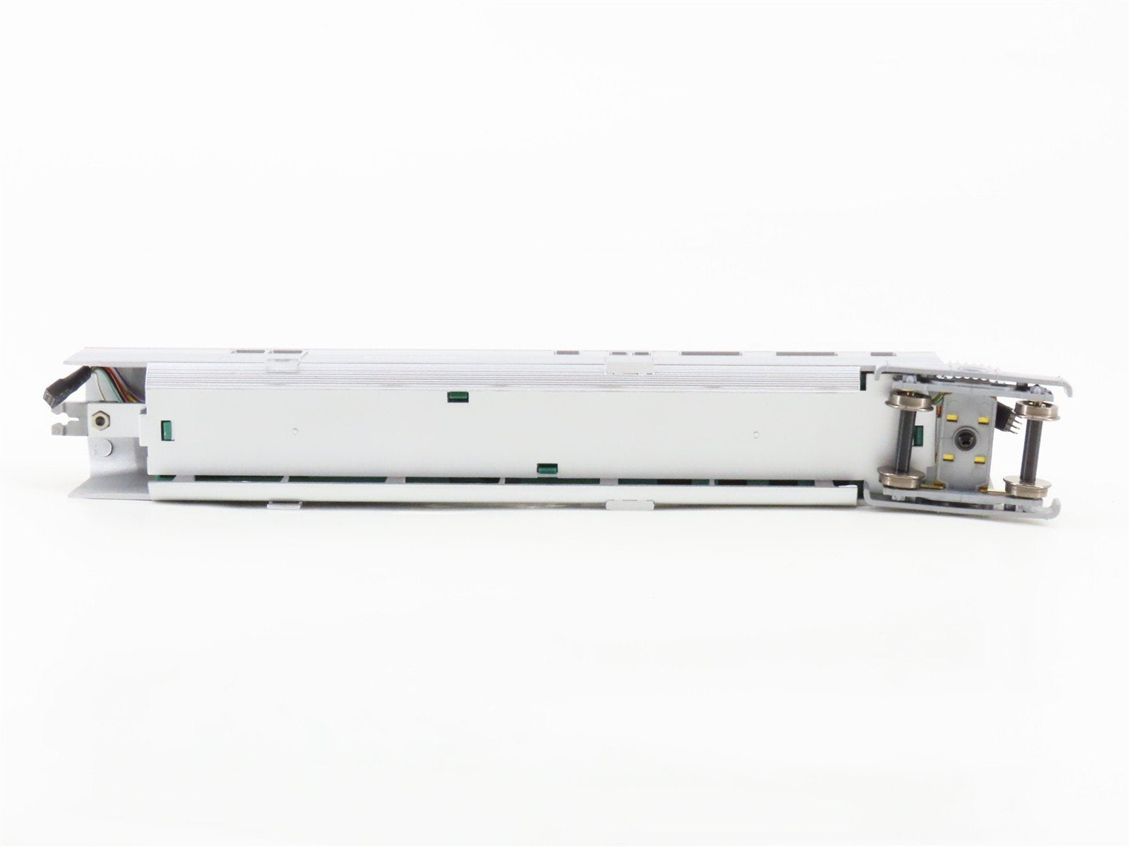 HO Scale Con-Cor 0001-008723 Pioneer Zephyr 4th Add-On Passenger Car