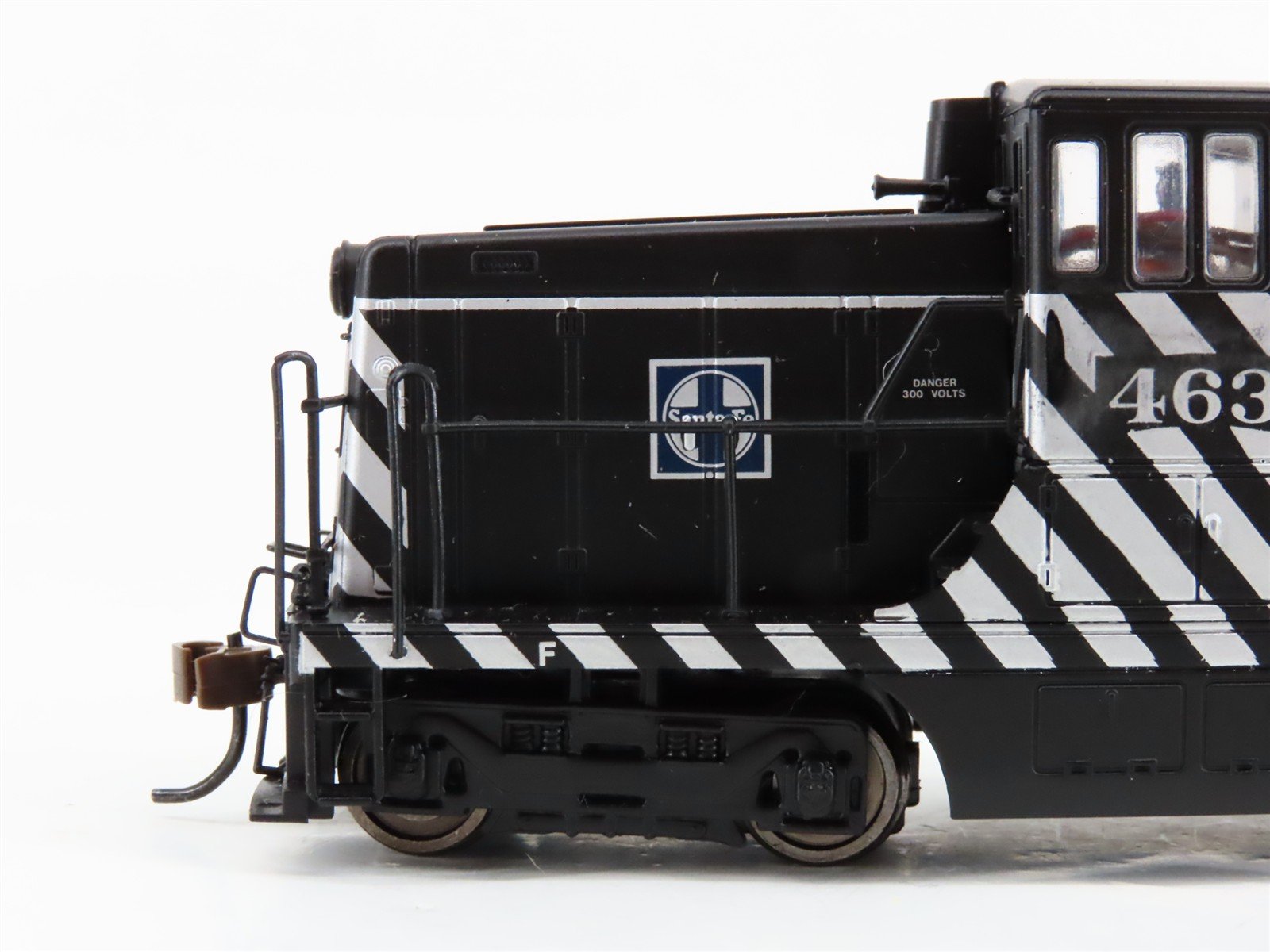 HO Scale Bachmann ATSF Santa Fe GE 44-Tonner Diesel Locomotive #463 wDCC