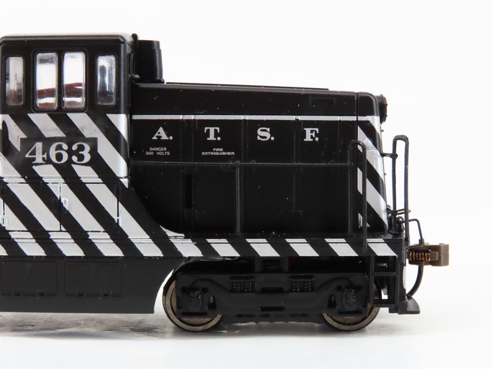 HO Scale Bachmann ATSF Santa Fe GE 44-Tonner Diesel Locomotive #463 wDCC