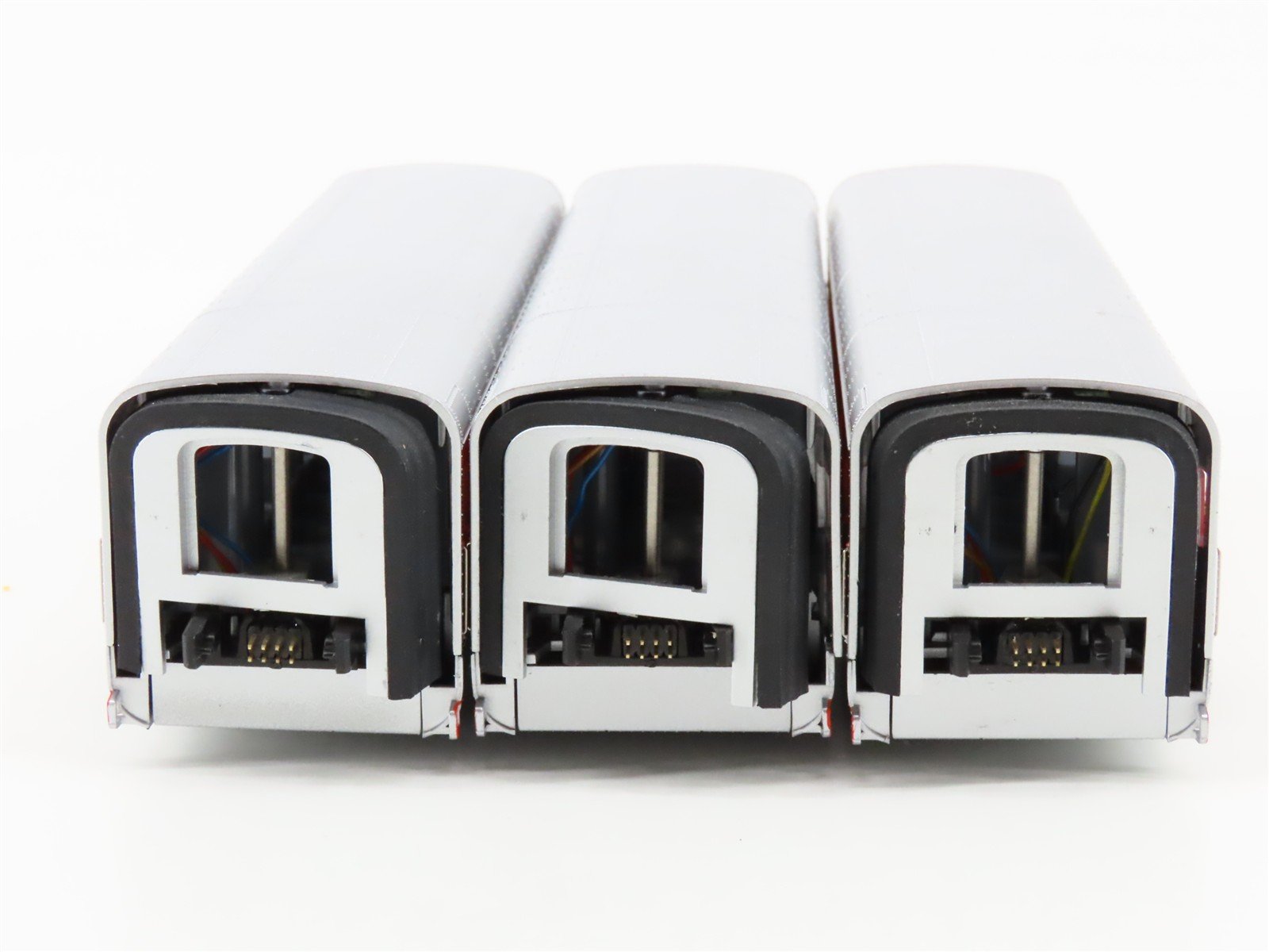 HO Scale Con-Cor 0001-008753 NYC Great Lakes AeroTrain Passenger 3-Car Add-On