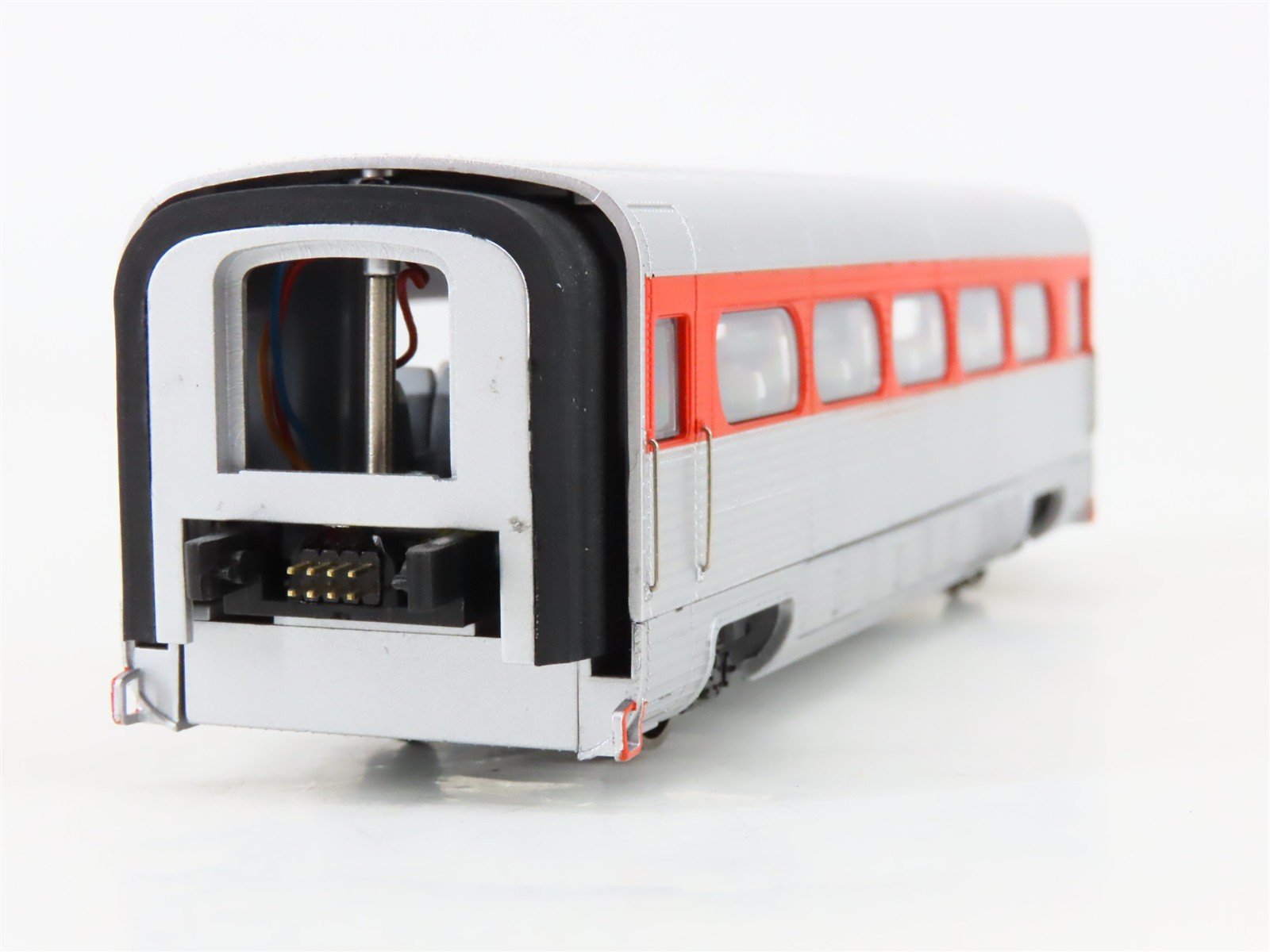 HO Scale Con-Cor AeroTrain Add-On Passenger Car