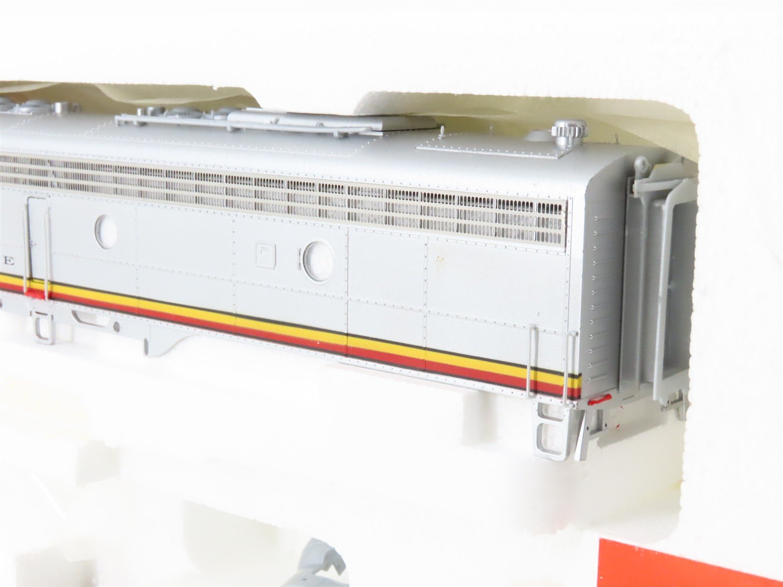 HO Scale Proto 2000 8017 ATSF Santa Fe E8/9A Diesel Locomotive #85