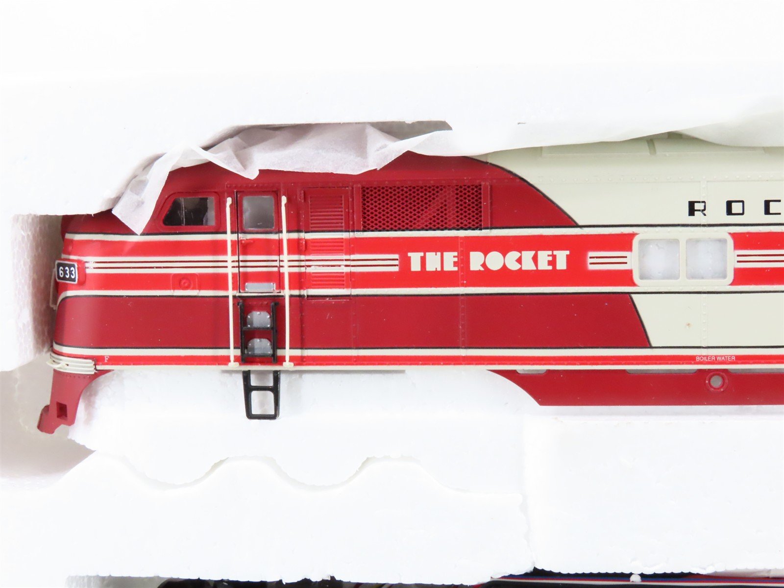 HO Scale Proto 2000 21068 RI Rock Island E7A Diesel Locomotive #633