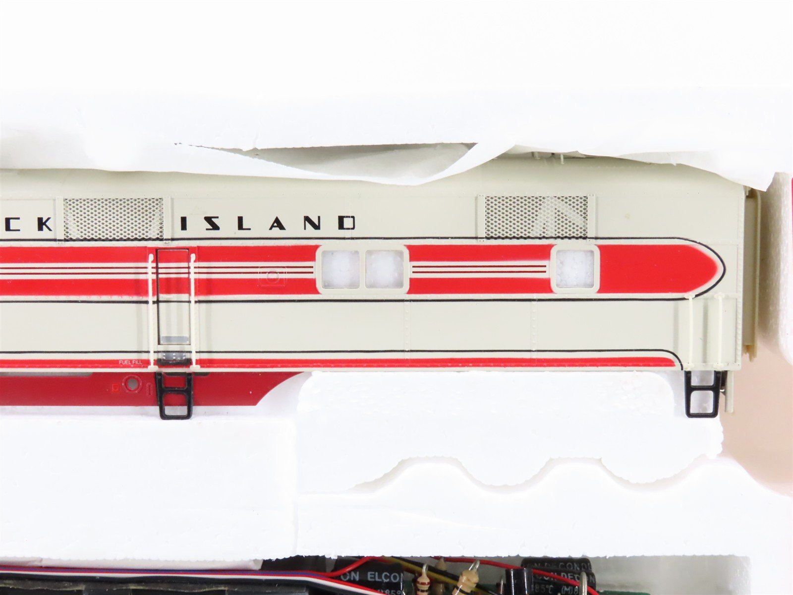 HO Scale Proto 2000 21068 RI Rock Island E7A Diesel Locomotive #633