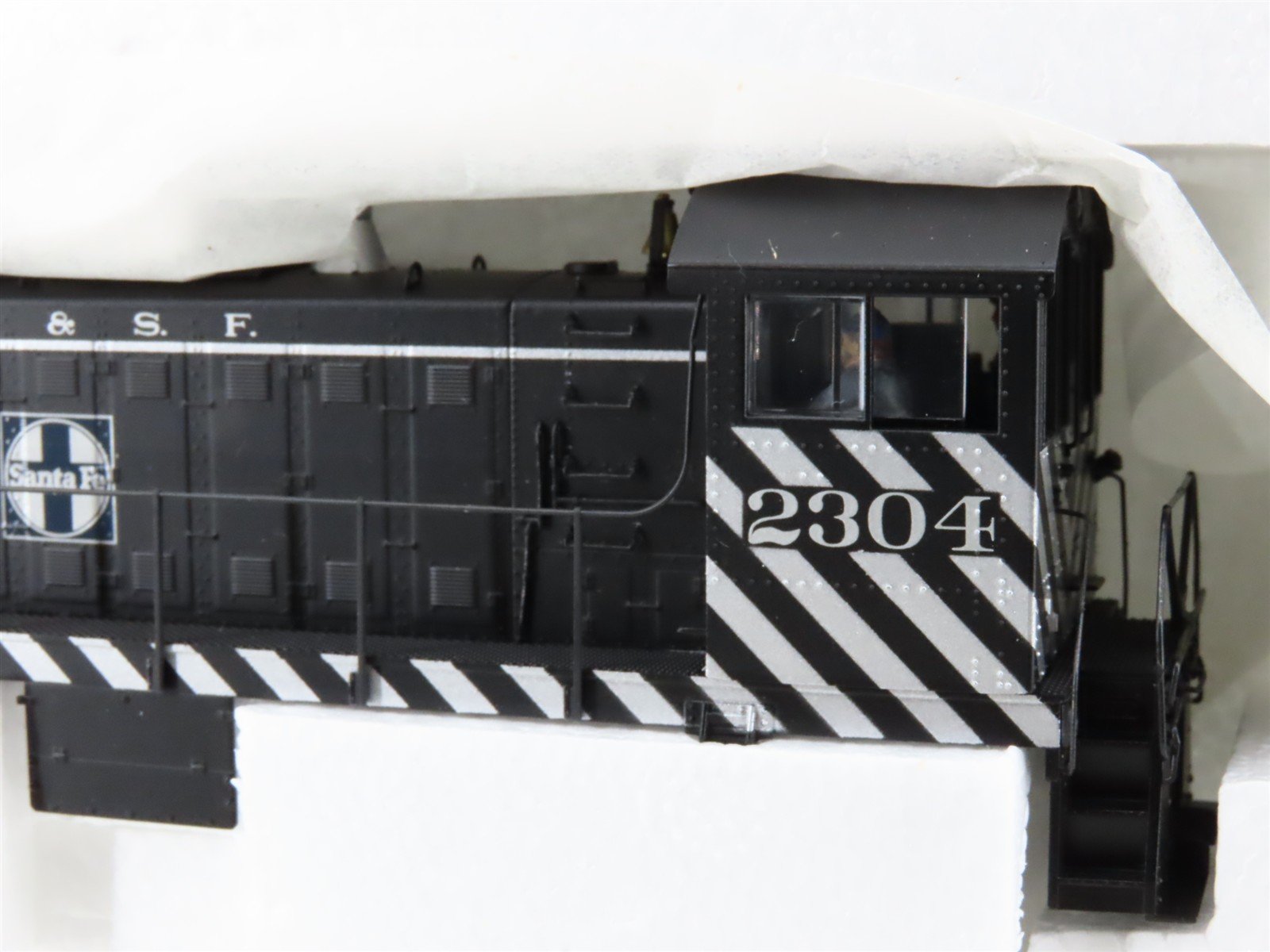 HO Scale Proto 2000 21350 ATSF Santa Fe S1 Diesel Locomotive #2304