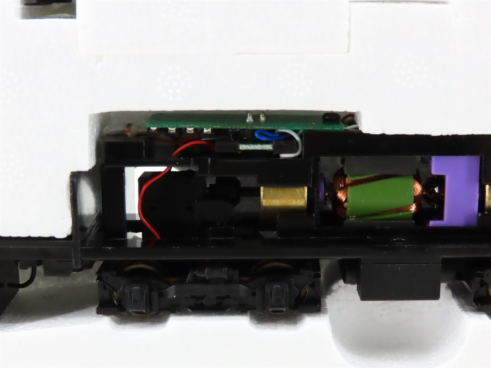 HO Scale Proto 2000 21350 ATSF Santa Fe S1 Diesel Locomotive #2304