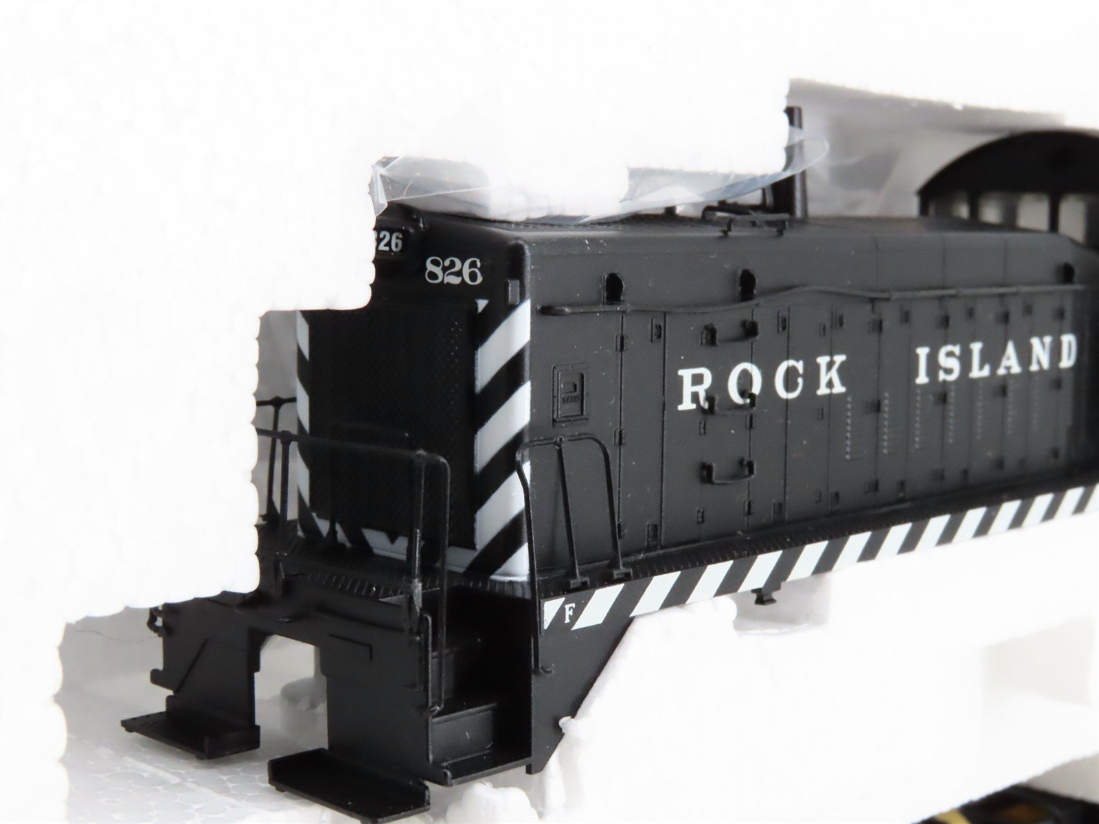 HO Scale Proto 2000 30069 RI Rock Island SW8/900/600 Diesel Locomotive #826