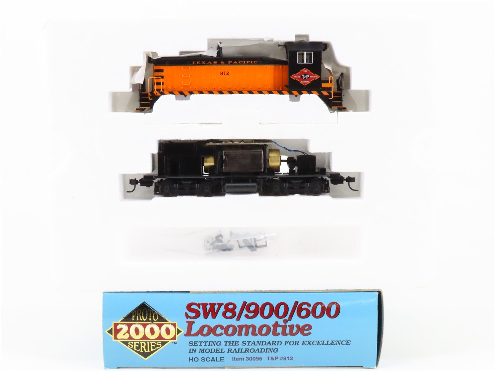 HO Scale Proto 2000 30095 T&P Texas & Pacific SW8/900/600 Diesel Locomotive #812
