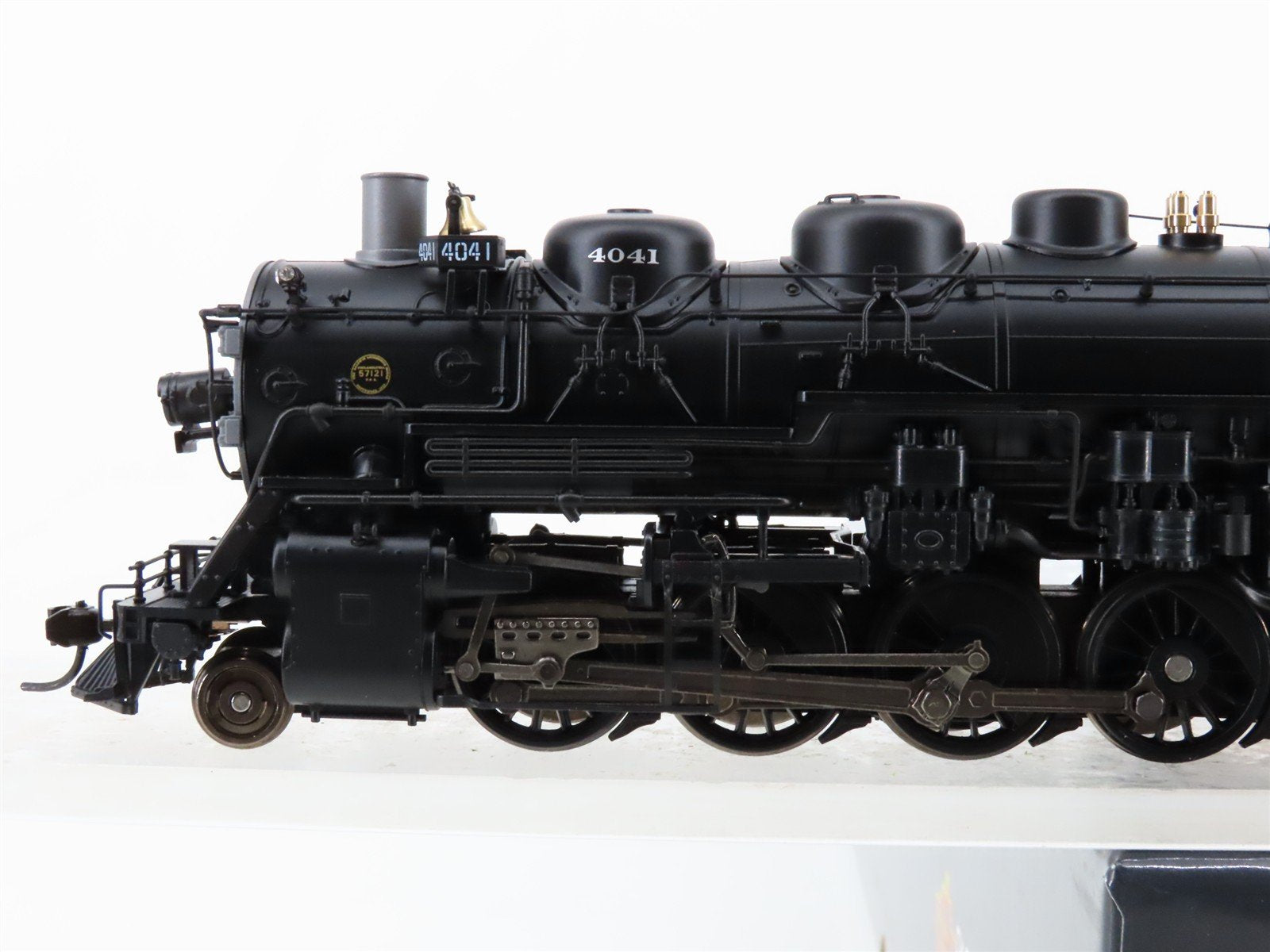 HO Scale Broadway Limited BLI 4761 ATSF Santa Fe 2-8-2 Steam #4041 wParagon4