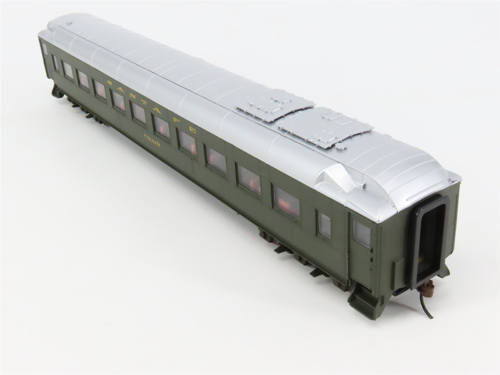 HO Scale Walthers 932-10352 ATSF Santa Fe Heavyweight Chair Passenger Car