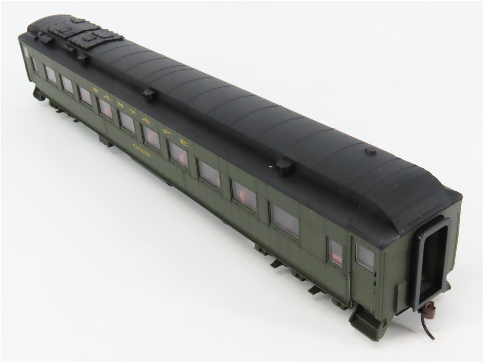 HO Scale Walthers 932-10351 ATSF Santa Fe Heavyweight Chair Passenger Car