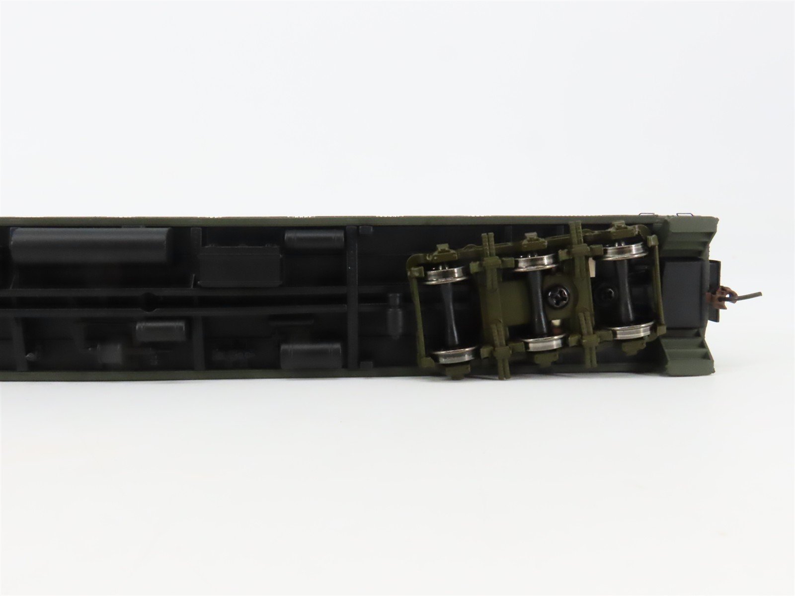 HO Scale Walthers 932-10351 ATSF Santa Fe Heavyweight Chair Passenger Car