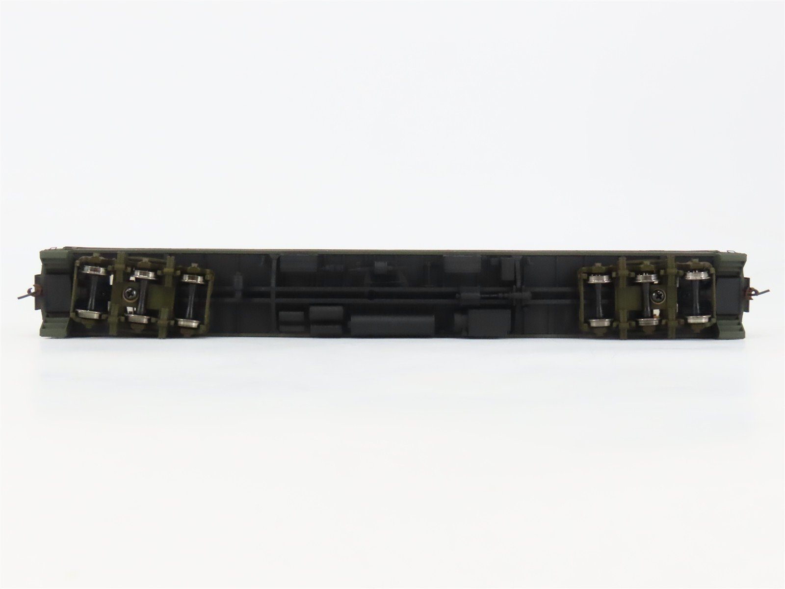 HO Scale Walthers 932-10202 ATSF Santa Fe Pullman Heavyweight Passenger Car