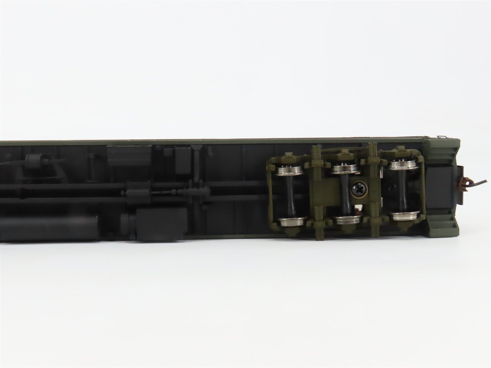 HO Scale Walthers 932-10202 ATSF Santa Fe Pullman Heavyweight Passenger Car