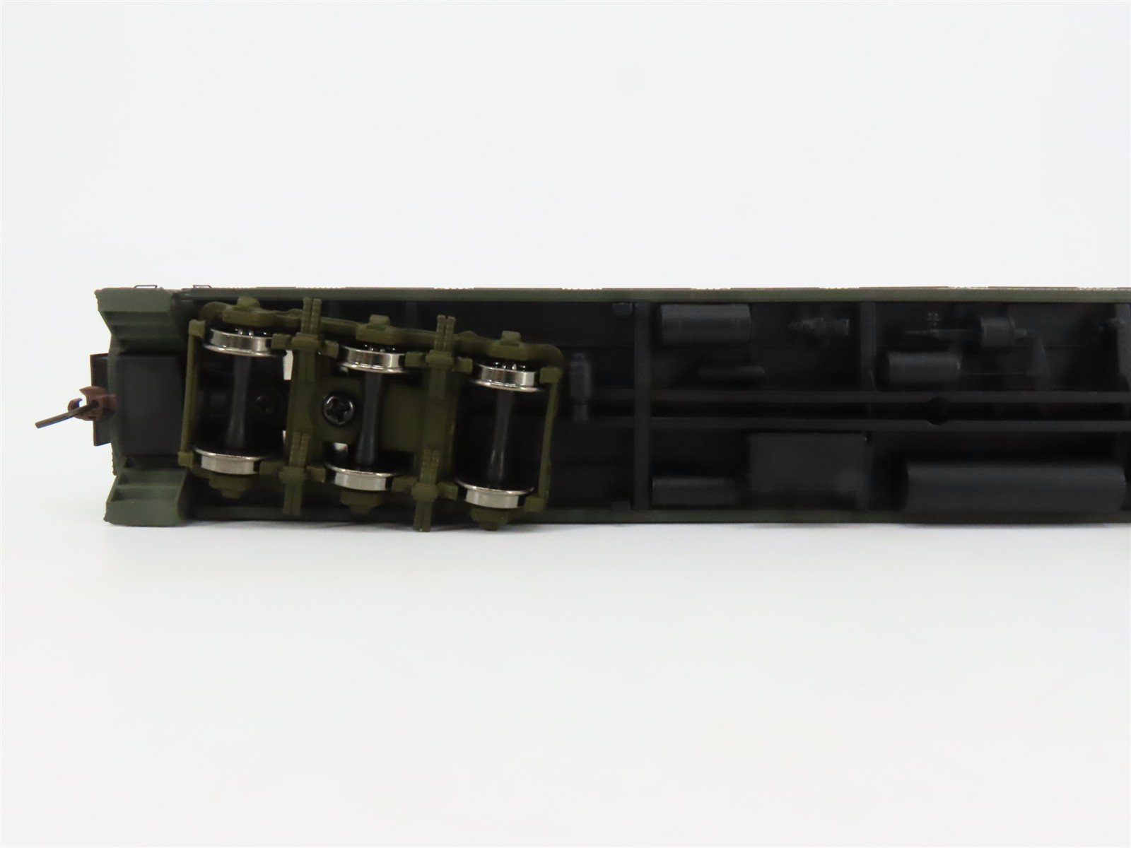HO Scale Walthers 932-10351 ATSF Santa Fe Heavyweight Chair Passenger Car