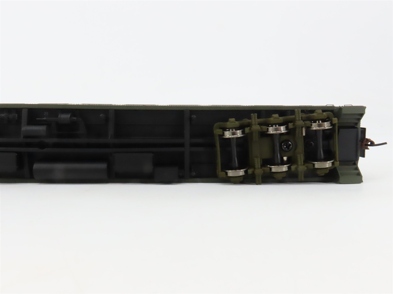 HO Scale Walthers 932-10351 ATSF Santa Fe Heavyweight Chair Passenger Car