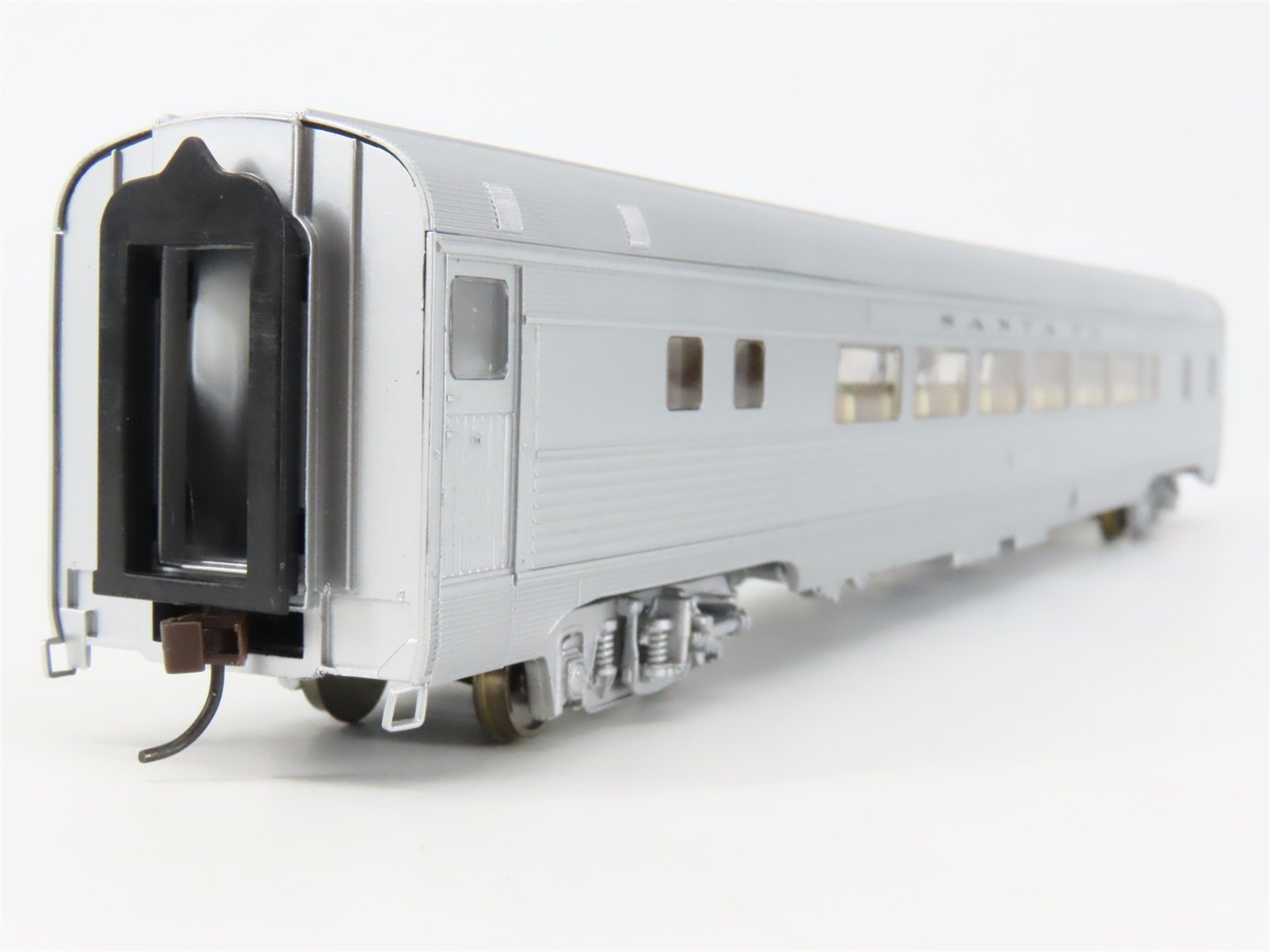 HO Walthers 932-6385 ATSF Santa Fe Railroad 85' Budd 52-Seat Coach Passenger Car