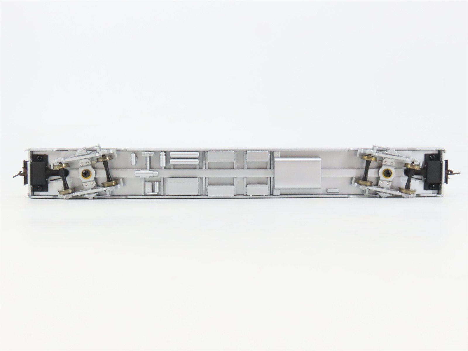 HO Walthers 932-6385 ATSF Santa Fe Railroad 85' Budd 52-Seat Coach Passenger Car
