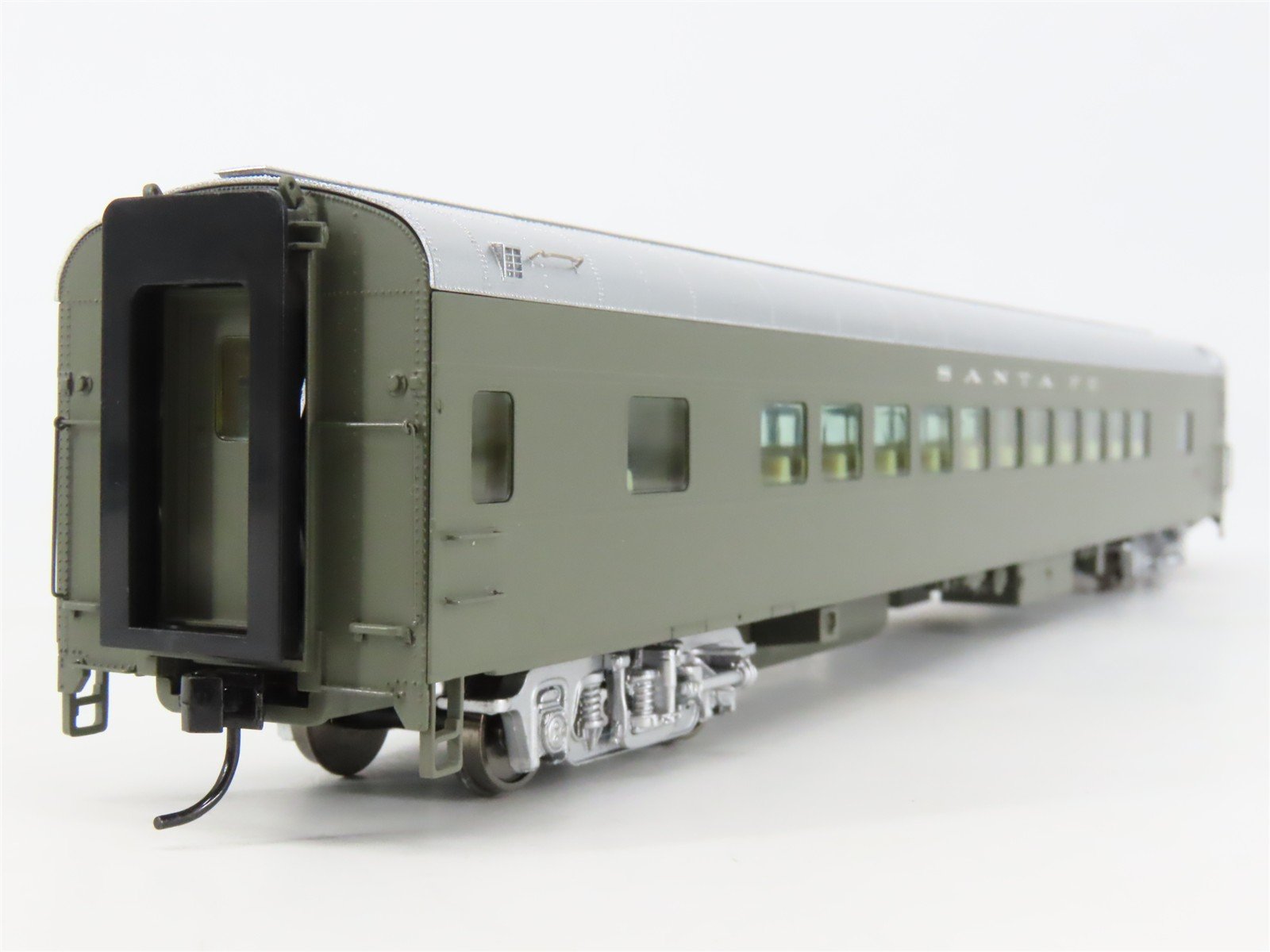HO Scale Walthers 932-6922 ATSF Santa Fe Railroad Coach Passenger Car