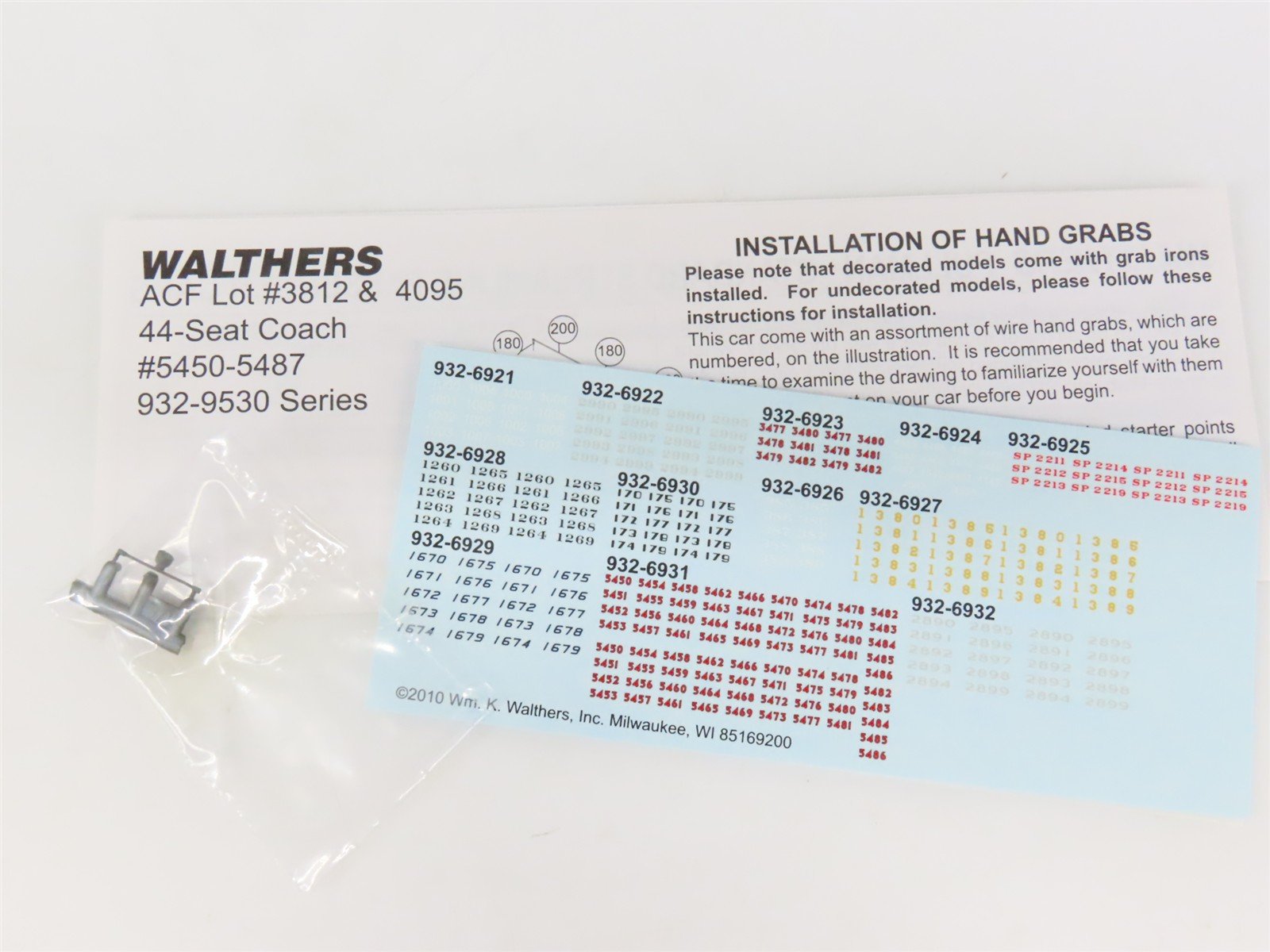 HO Scale Walthers 932-6922 ATSF Santa Fe Railroad Coach Passenger Car